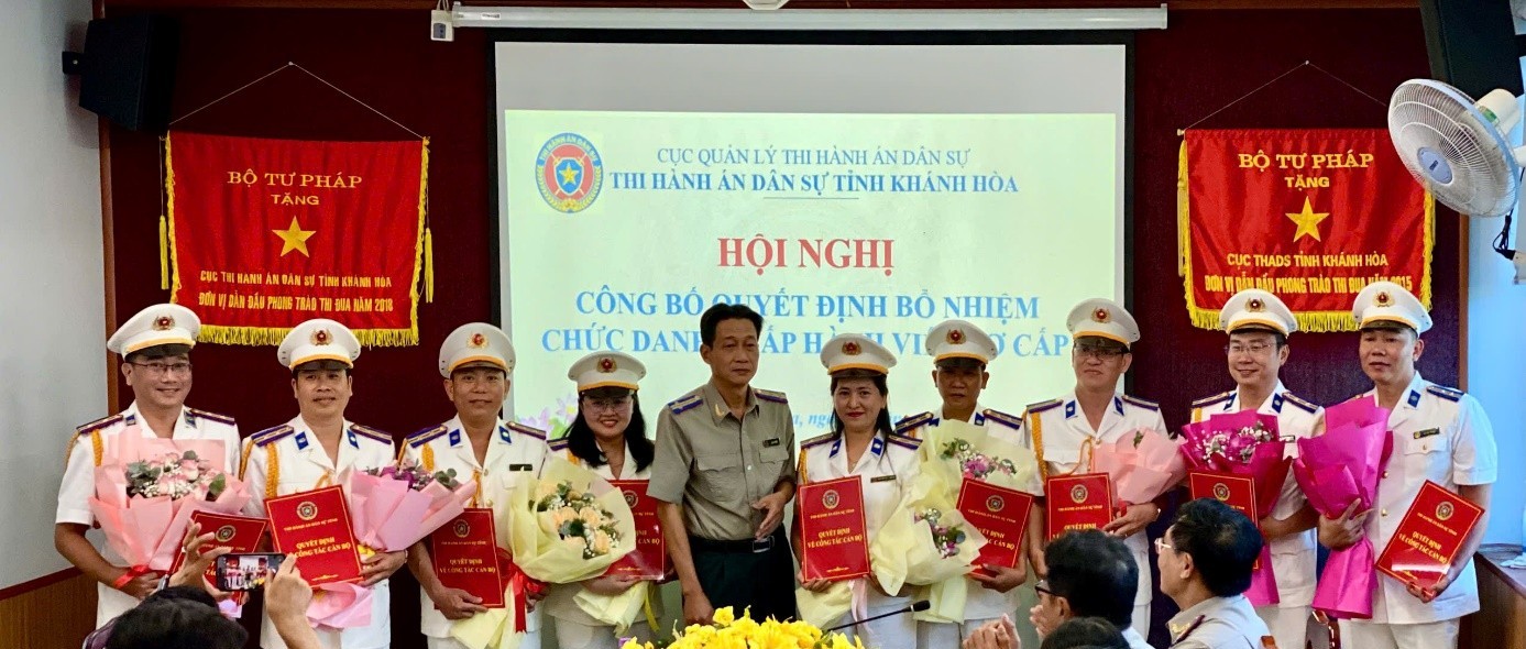 Lễ công bố và trao Quyết định bổ nhiệm Chấp hành viên sơ cấp tại Thi hành án dân sự tỉnh Khánh Hòa
