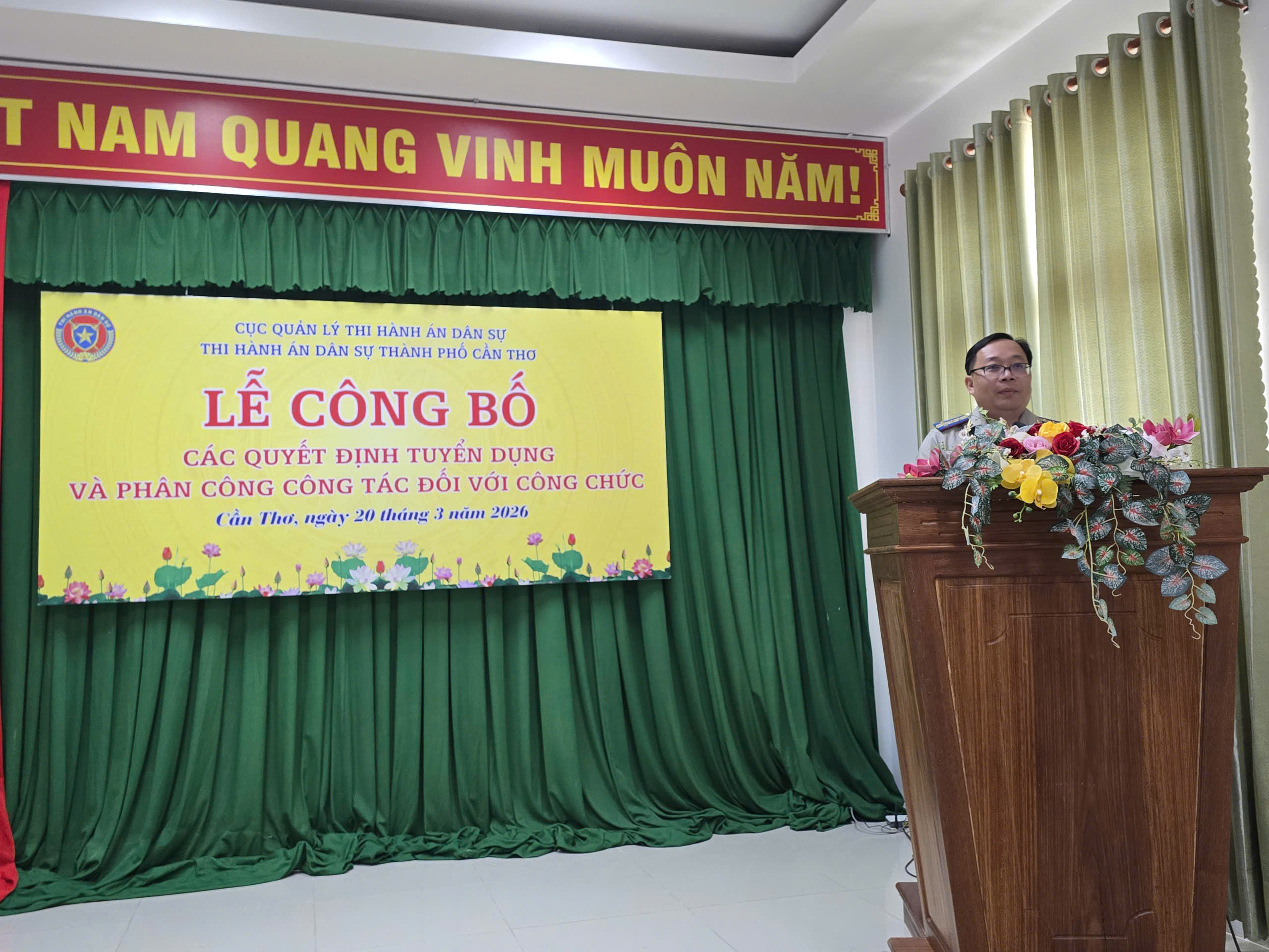 Thi hành án dân sự thành phố Cần Thơ tổ chức Lễ công bố các quyết định tuyển dụng và quyết định phân công công tác đối với công chức mới được tuyển dụng