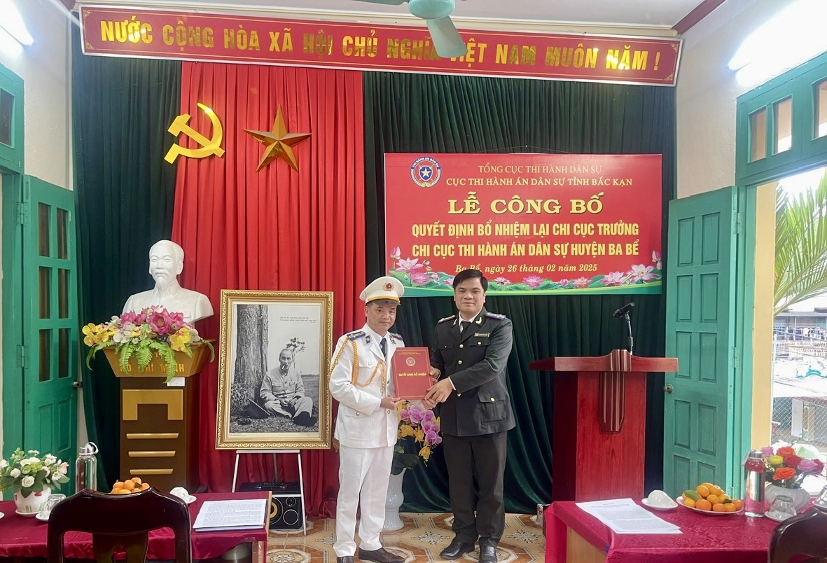 LỄ CÔNG BỐ BỔ NHIỆM LẠI CHI CỤC TRƯỞNG CHI CỤC THI HÀNH ÁN DÂN SỰ HUYỆN BA BỂ