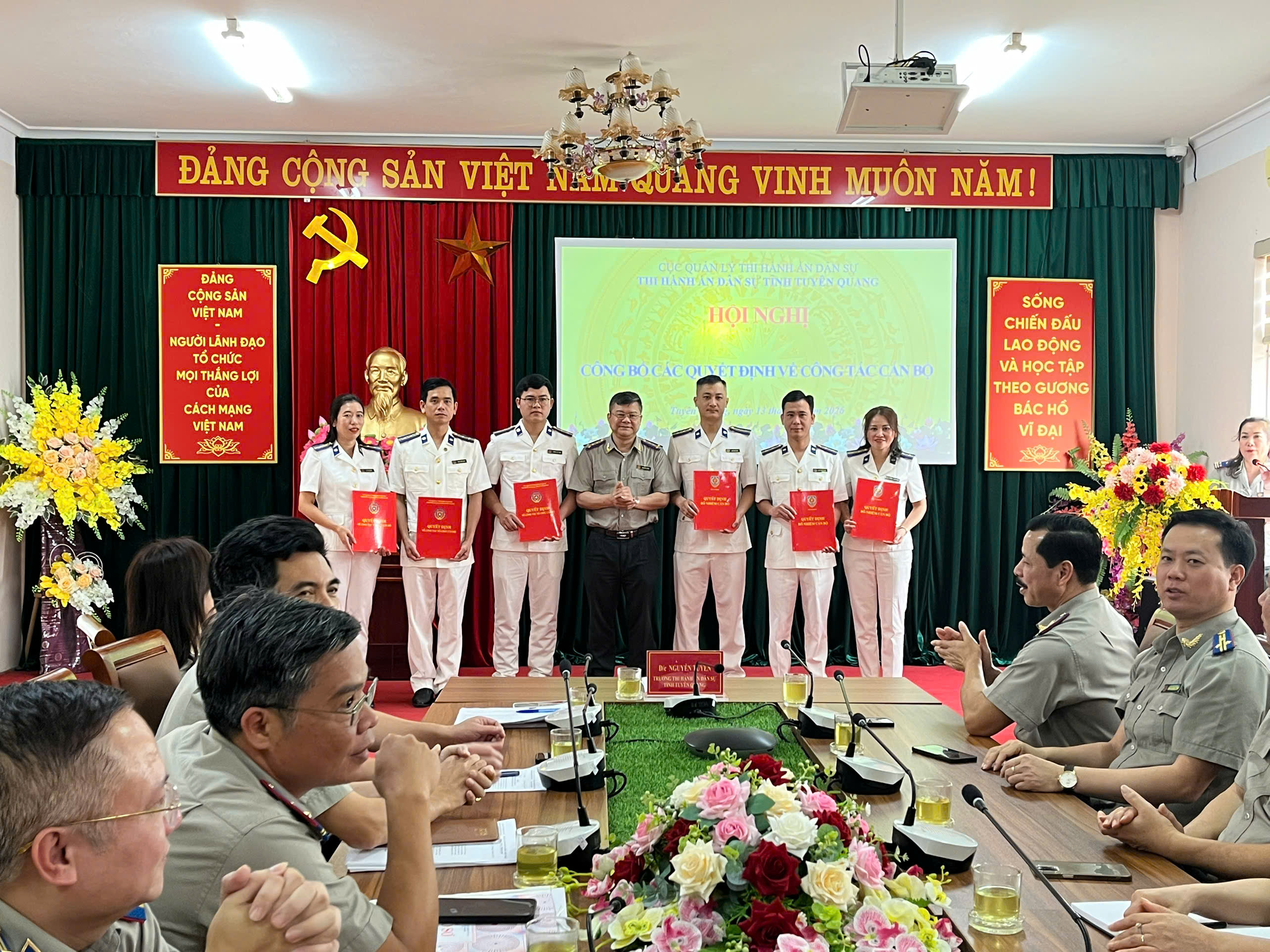 Lễ công bố, trao Quyết định bổ nhiệm Chấp hành viên sơ cấp và Quyết định tuyển dụng công chức
