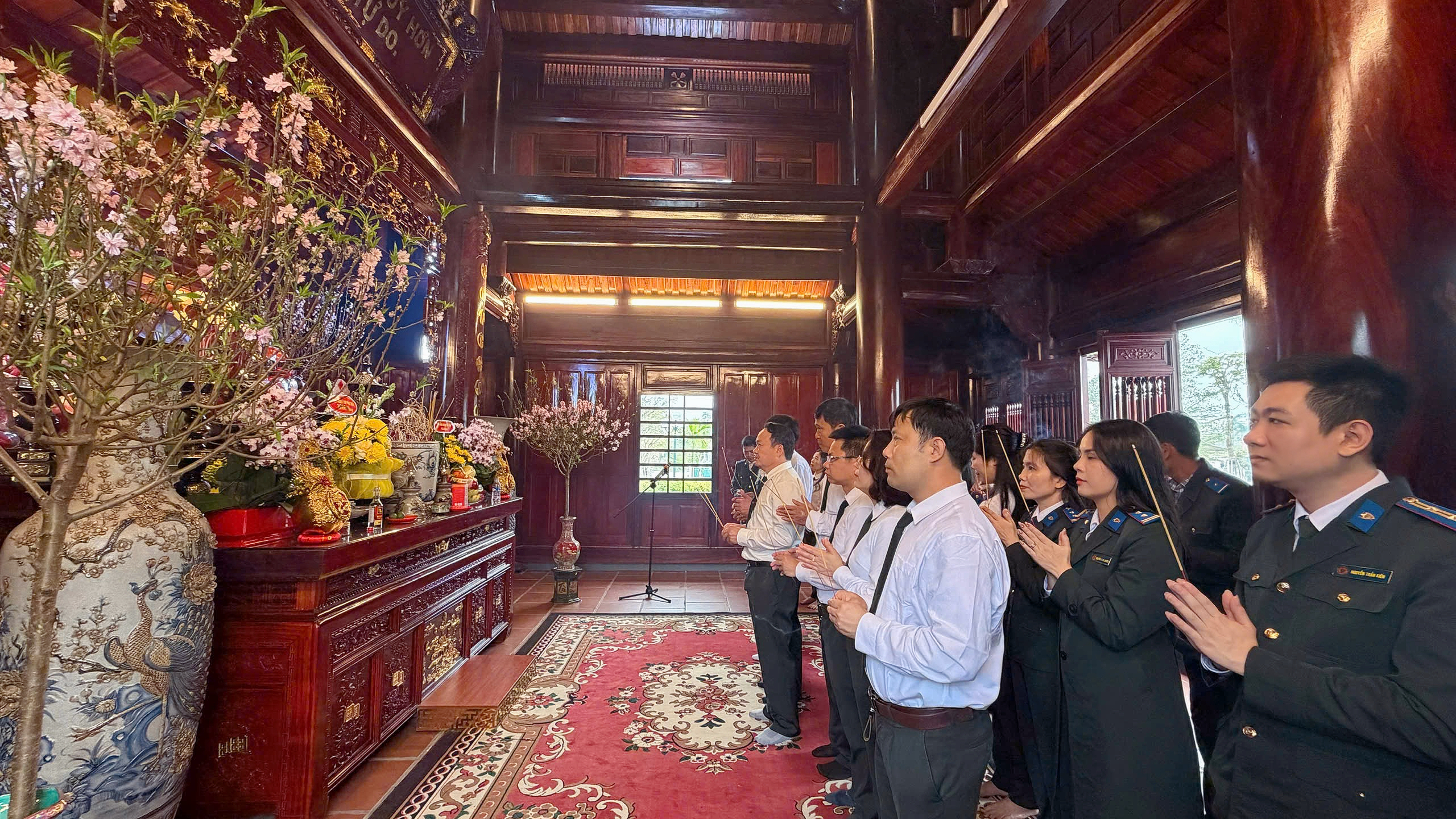Khơi dậy truyền thống cách mạng, nâng cao trách nhiệm công vụ từ hoạt động dâng hương đầu xuân năm mới của THADS tỉnh Hà Tĩnh