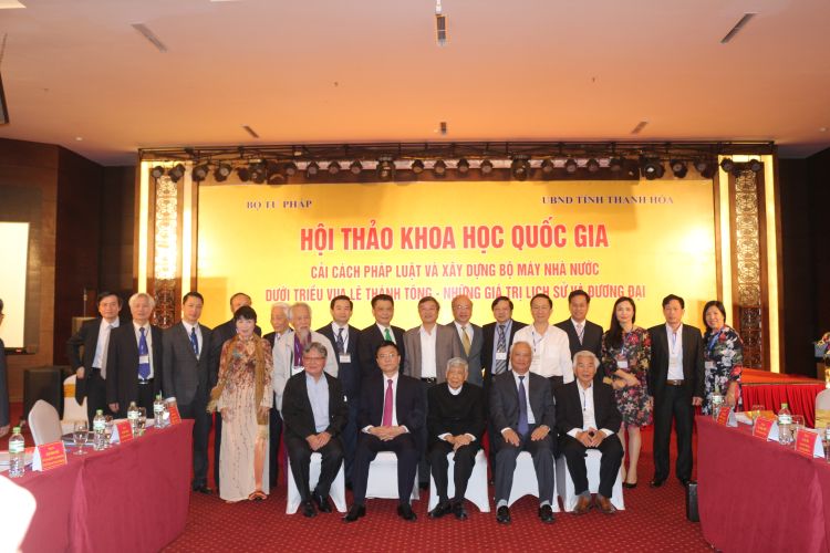 Album Ảnh Hội thảo Quốc triều hình luật