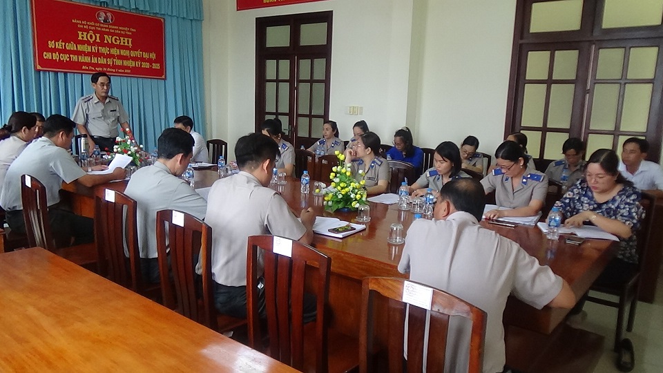 Chi bộ Cục Thi hành án dân sự tỉnh tổ chức Hội nghị sơ kết giữa nhiệm kỳ 2020-2025