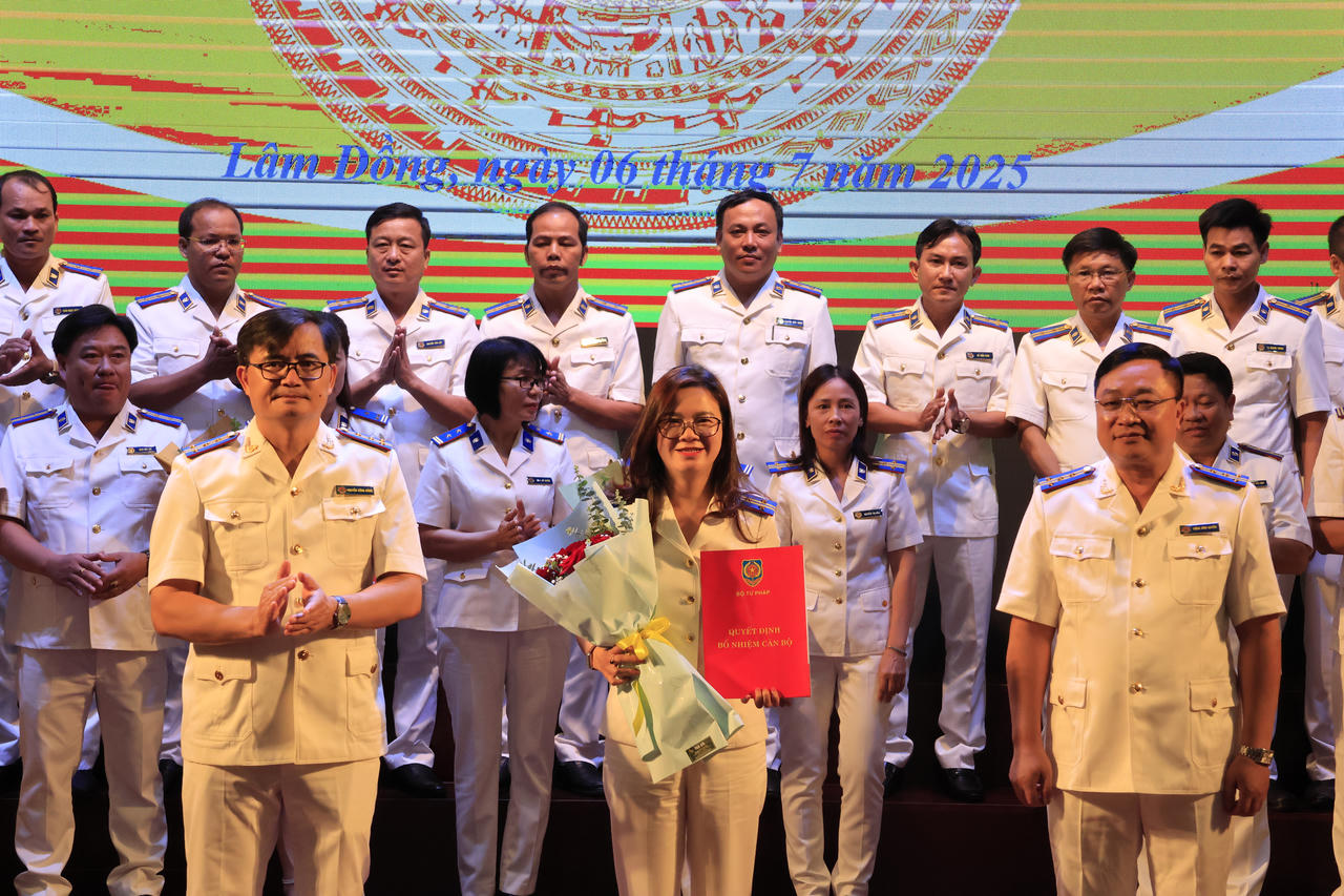Nữ chấp hành viên “mát tay” khép lại hồ sơ thi hành án kéo dài 30 năm
