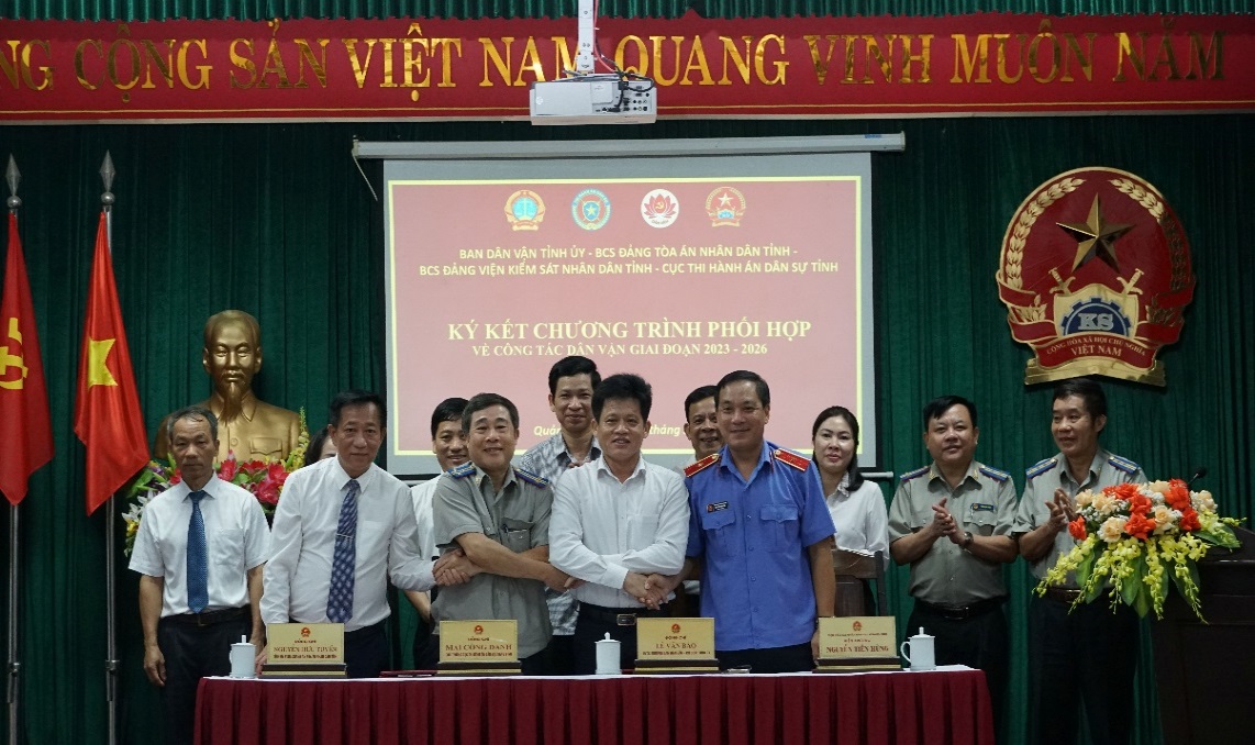 Ảnh đại diện Cục Thi hành án dân sự tỉnh Quảng Bình ký kết chương trình phối hợp thực hiện công tác Dân vận của Đảng