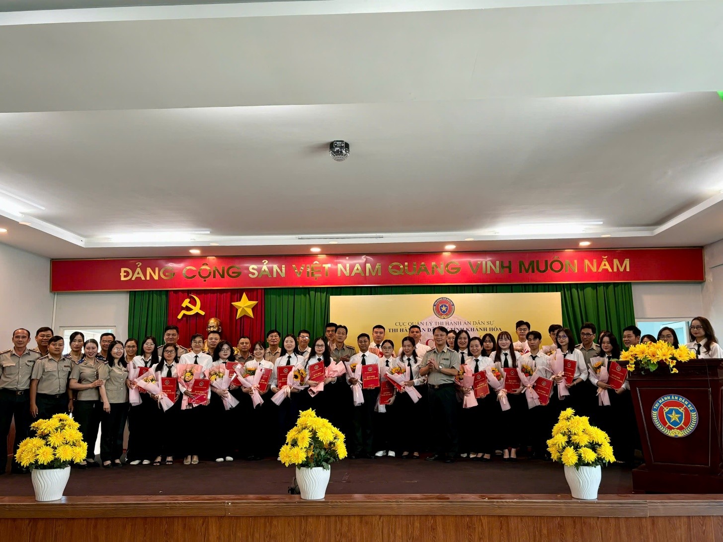 Lễ công bố Quyết định tuyển dụng công chức