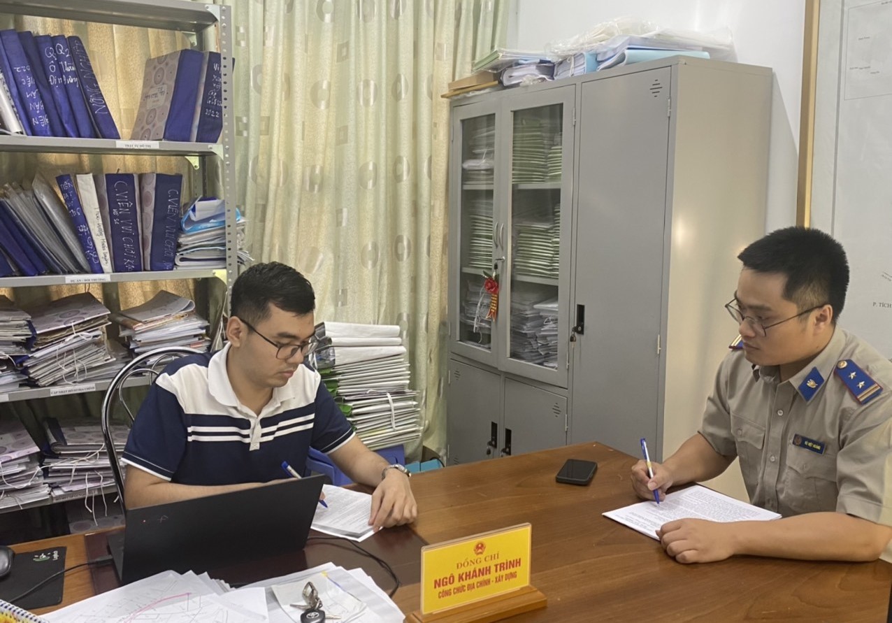 Cán bộ địa chính phường Liên Bảo nhiệt huyết trong công tác phối hợp thi hành án dân sự
