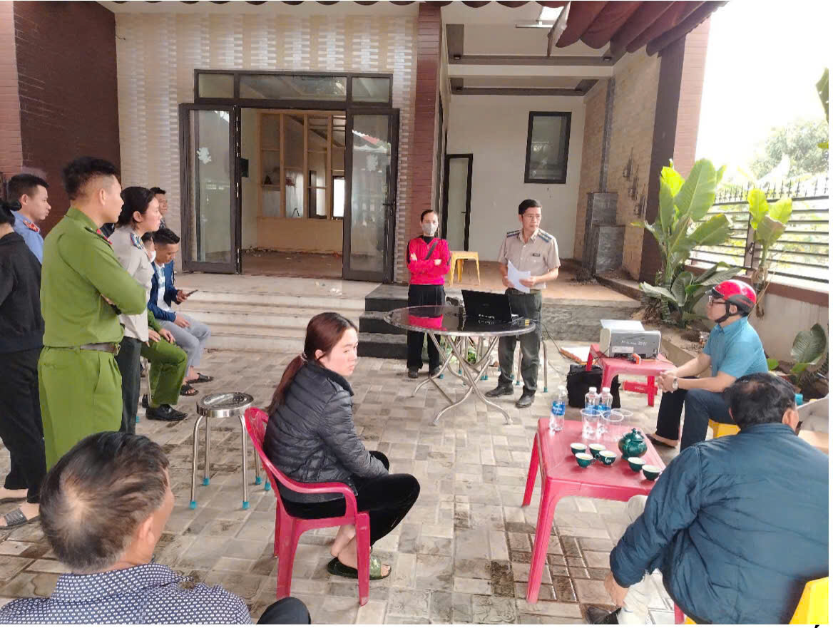Chi cục Thi hành án dân sự (THADS) huyện Quảng Trạch thực hiện có hiệu quả công tác vận động, thuyết phục đương sự tự nguyện giao tài sản trước khi tổ chức cưỡng chế thi hành án