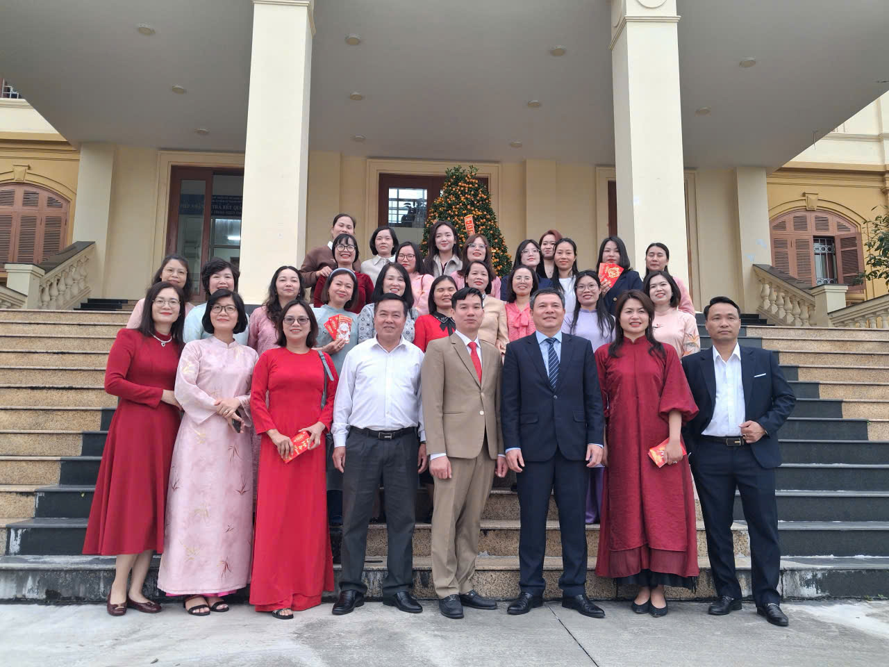 Thi hành án dân sự thành phố Hải Phòng tổ chức buổi tiếp xúc đầu xuân năm mới Bính Ngọ năm 2026