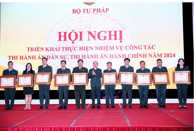 Thi hành án dân sự: Thực hiện đồng bộ, hiệu quả các nhiệm vụ, giải pháp ngay từ đầu năm- Ảnh 3. Thi hành án dân sự: Thực hiện đồng bộ, hiệu quả các nhiệm vụ, giải pháp ngay từ đầu năm- Ảnh 3.