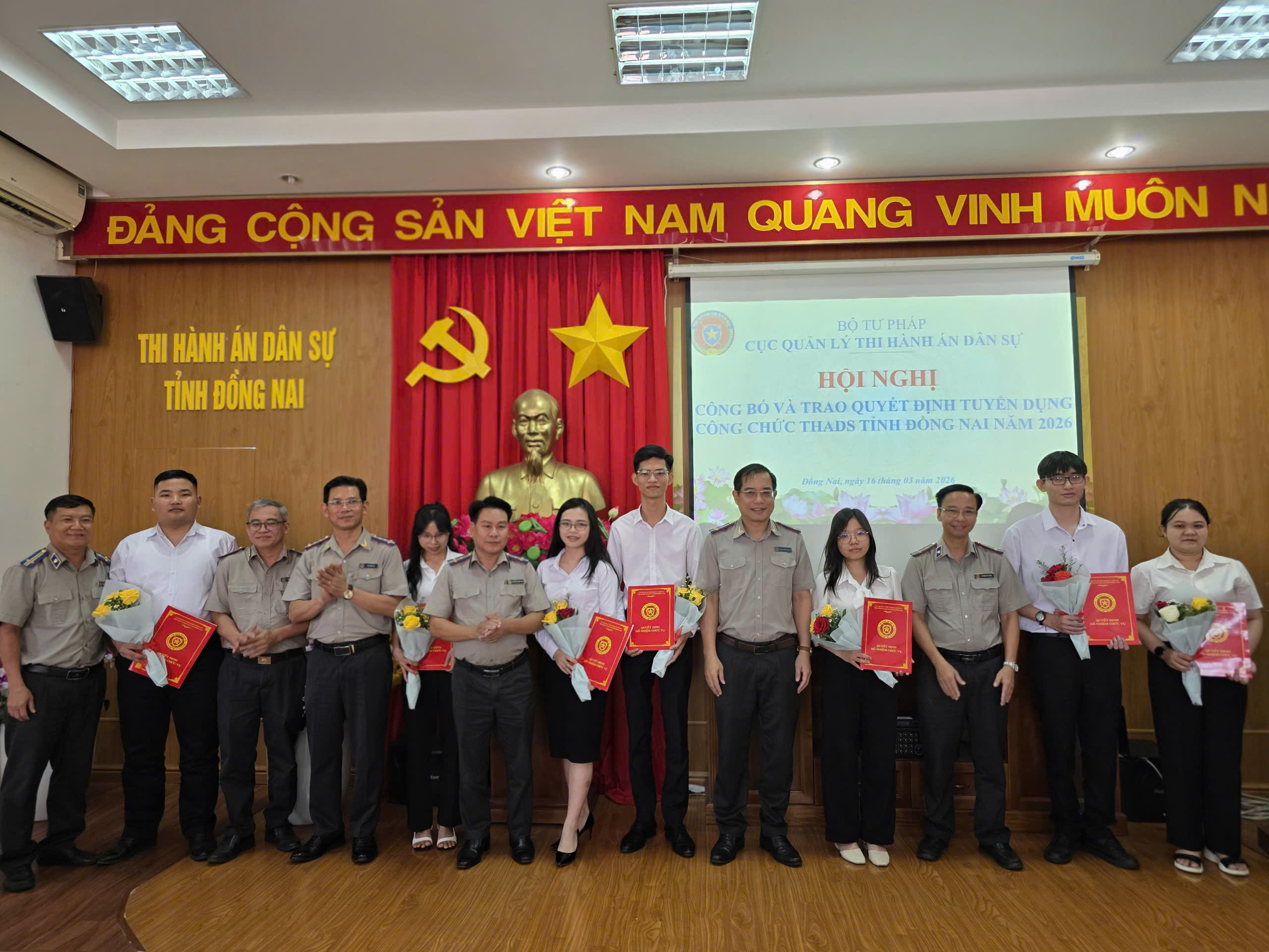 Thi hành án dân sự tỉnh Đồng Nai tổ chức Lễ công bố và trao quyết định tuyển dụng công chức năm 2026