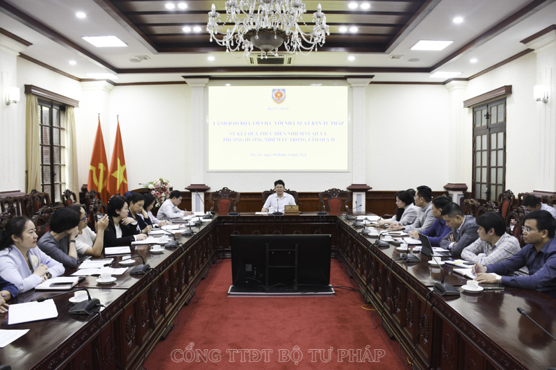 Tăng cường ứng dụng công nghệ thông tin, chuyển đổi số trong công tác xuất bản