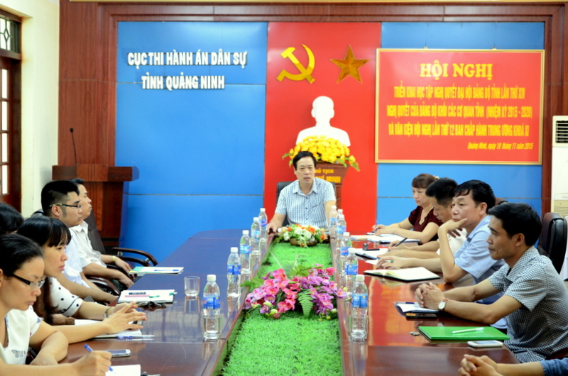 TRIỂN KHAI HỌC TẬP NGHỊ QUYẾT ĐẠI HỘI ĐẢNG BỘ TỈNH LẦN THỨ XIV, NGHỊ QUYẾT ĐẠI HỘI ĐẢNG BỘ KHỐI CÁC CƠ QUAN TỈNH LẦN THỨ VIII VÀ CÁC VĂN KIỆN HỘI NGHỊ LẦN THỨ 12 BAN CHẤP HÀNH TRUNG ƯƠNG ĐẢNG (KHÓA XI)