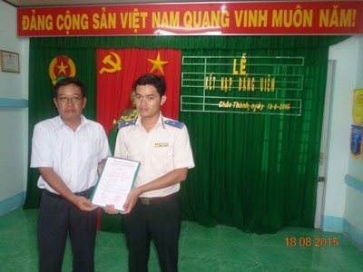 Chi bộ cơ sở Chi cục Thi hành án dân sự huyện Châu Thành tổ chức Lễ kết nạp đảng viên mới