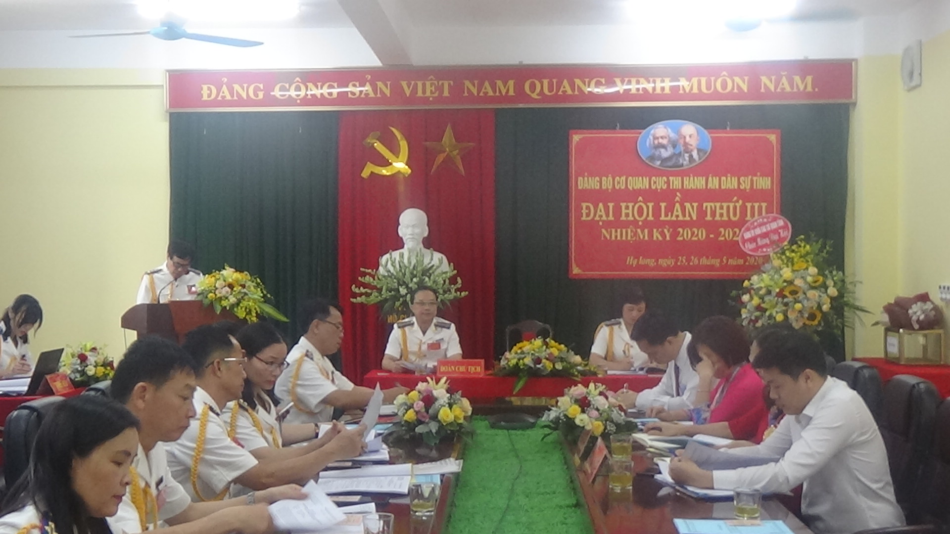 Ngày 25, 26/5/2020, Đảng bộ cơ quan Cục Thi hành án dân sự tỉnh tổ chức Đại hội lần thứ III, nhiệm kỳ 2020-2025. Đồng chí Nguyễn Mạnh Cường, Tỉnh ủy viên, Bí thư Đảng ủy Khối các cơ quan tỉnh dự và chỉ đạo Đại hội.