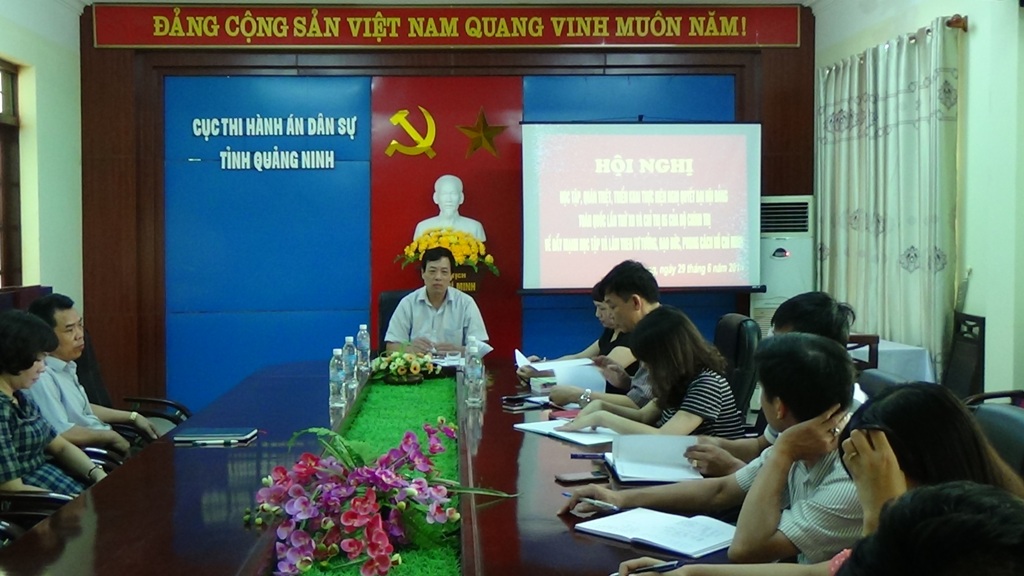 HỘI NGHỊ HỌC TẬP, QUÁN TRIỆT, TRIỂN KHAI THỰC HIỆN NGHỊ QUYẾT ĐẠI HỘI ĐẢNG TOÀN QUỐC LẦN THỨ XII