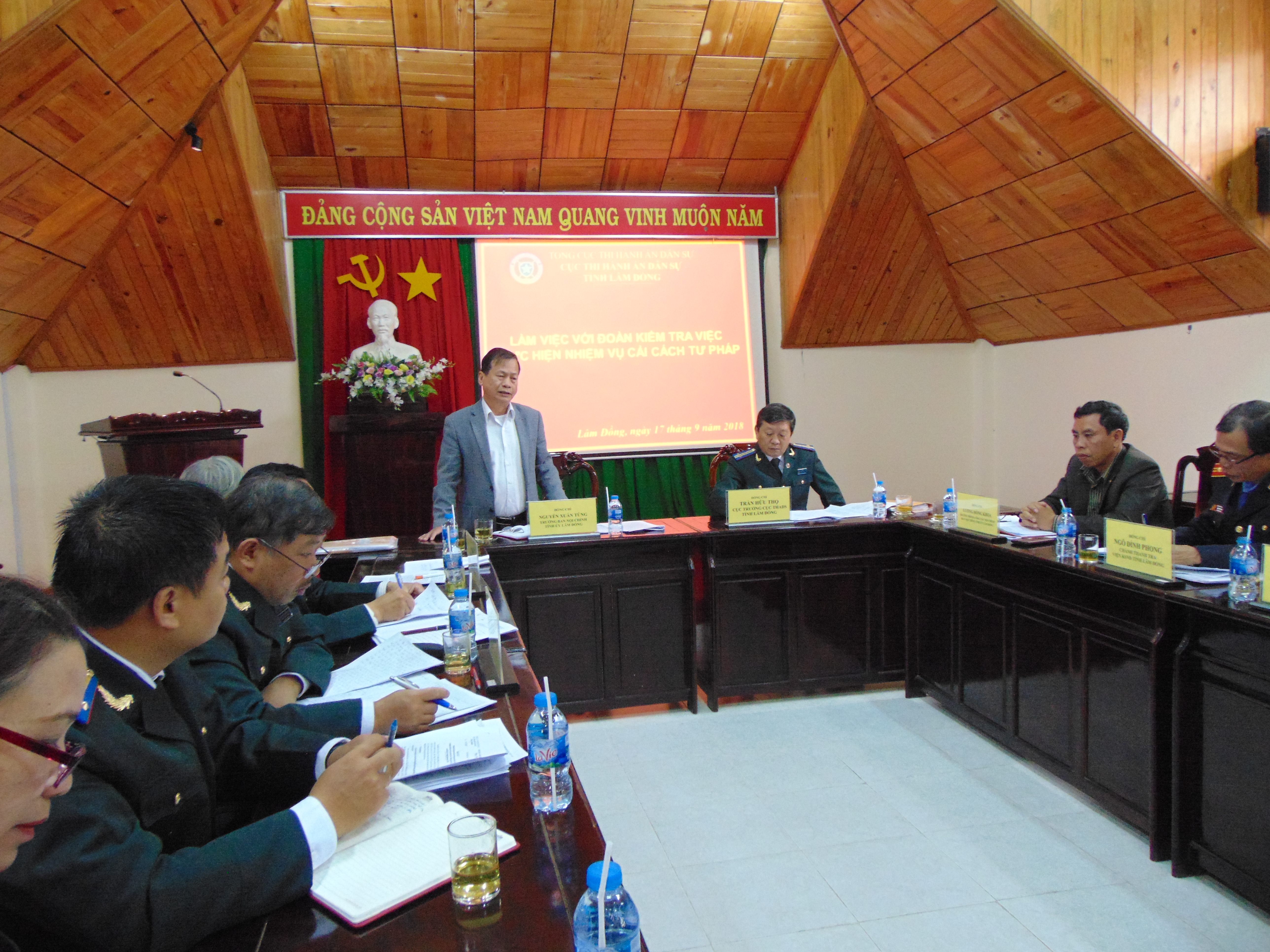 Đoàn Kiểm tra thực hiện nhiệm vụ cải cách Tư pháp tỉnh kiểm tra thực hiện nhiệm vụ cải cách tư pháp tại Cục Thi hành án dân sự tỉnh Lâm Đồng