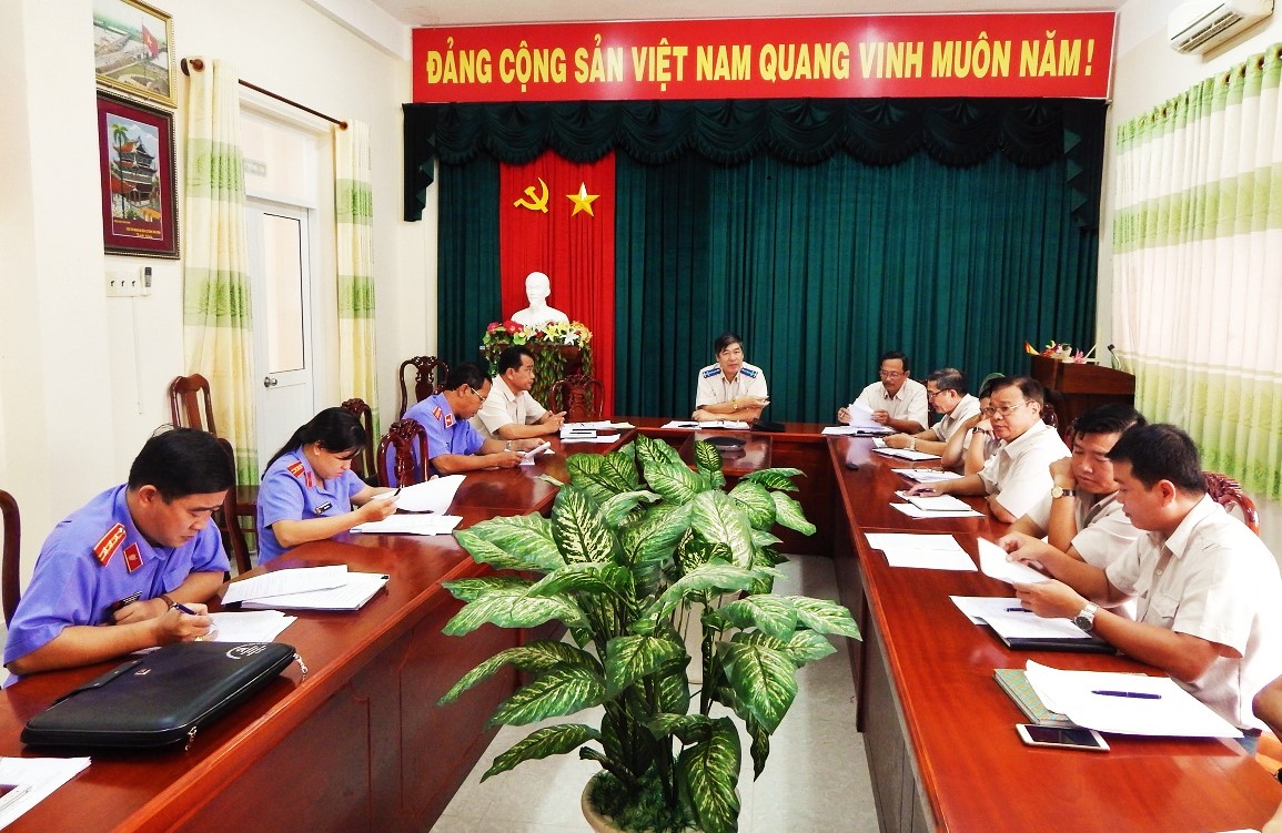 TRIỂN KHAI QUYẾT ĐINH TRỰC TIẾP KIỂM SÁT VIỆC TUÂN THEO PHÁP LUẬT TRONG HOẠT ĐỘNG THI HÀNH ÁN DÂN SỰ TẠI CỤC THI HÀNH ÁN DÂN SỰ TỈNH CÀ MAU