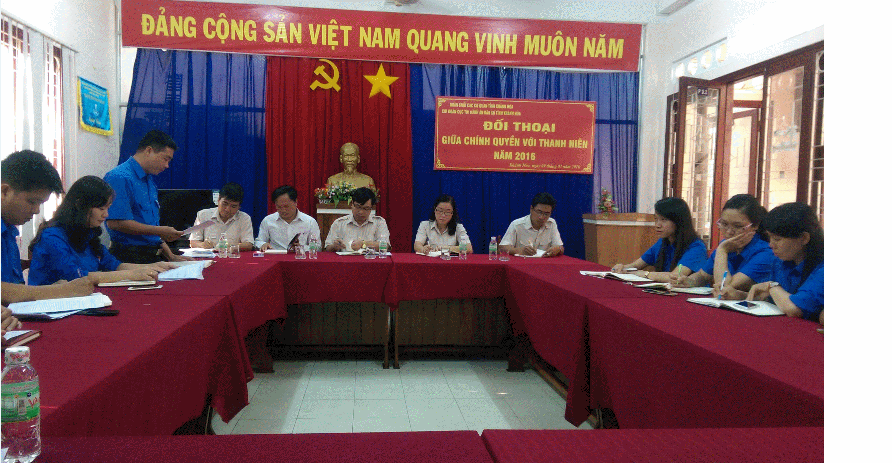 Đối thoại giữa chính quyền và đoàn viên thanh niên Cục