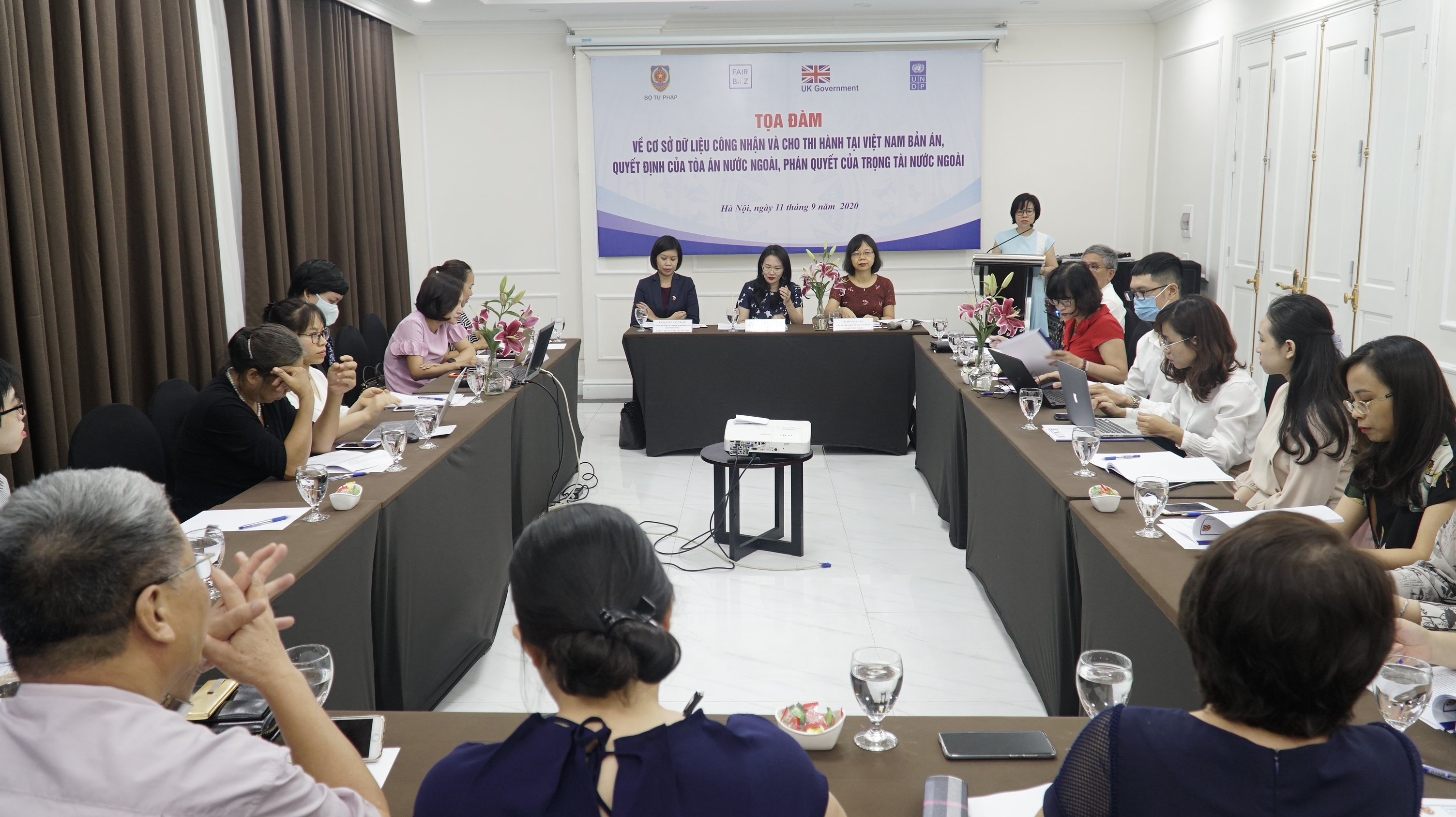 Tọa đàm về xây dựng cơ sở dữ liệu công nhận và cho thi hành tại Việt Nam bản án, quyết định của Tòa án nước ngoài, phán quyết của Trọng tài nước ngoài