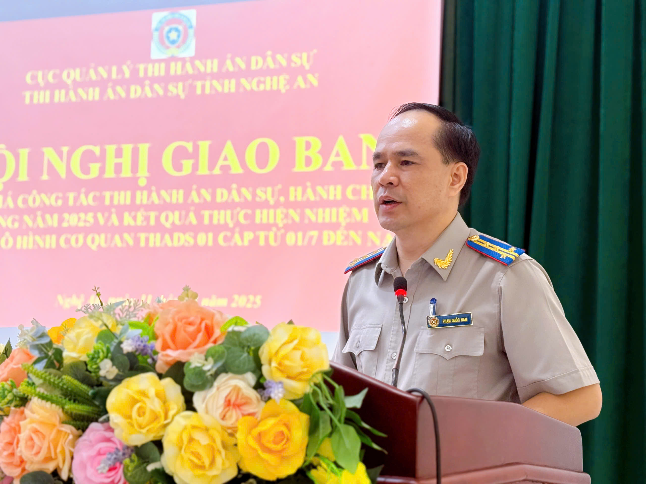 Cục Thi hành án dân sự tỉnh Nghệ An tổ chức Hội nghị sơ kết 2 năm rưỡi thực hiện Nghị quyết Đại hội Đảng các cấp, sơ kết công tác xây dựng Đảng 6 tháng đầu năm 2018 và thông báo kết quả kỳ họp thứ 5 Quốc hội khoá XIV