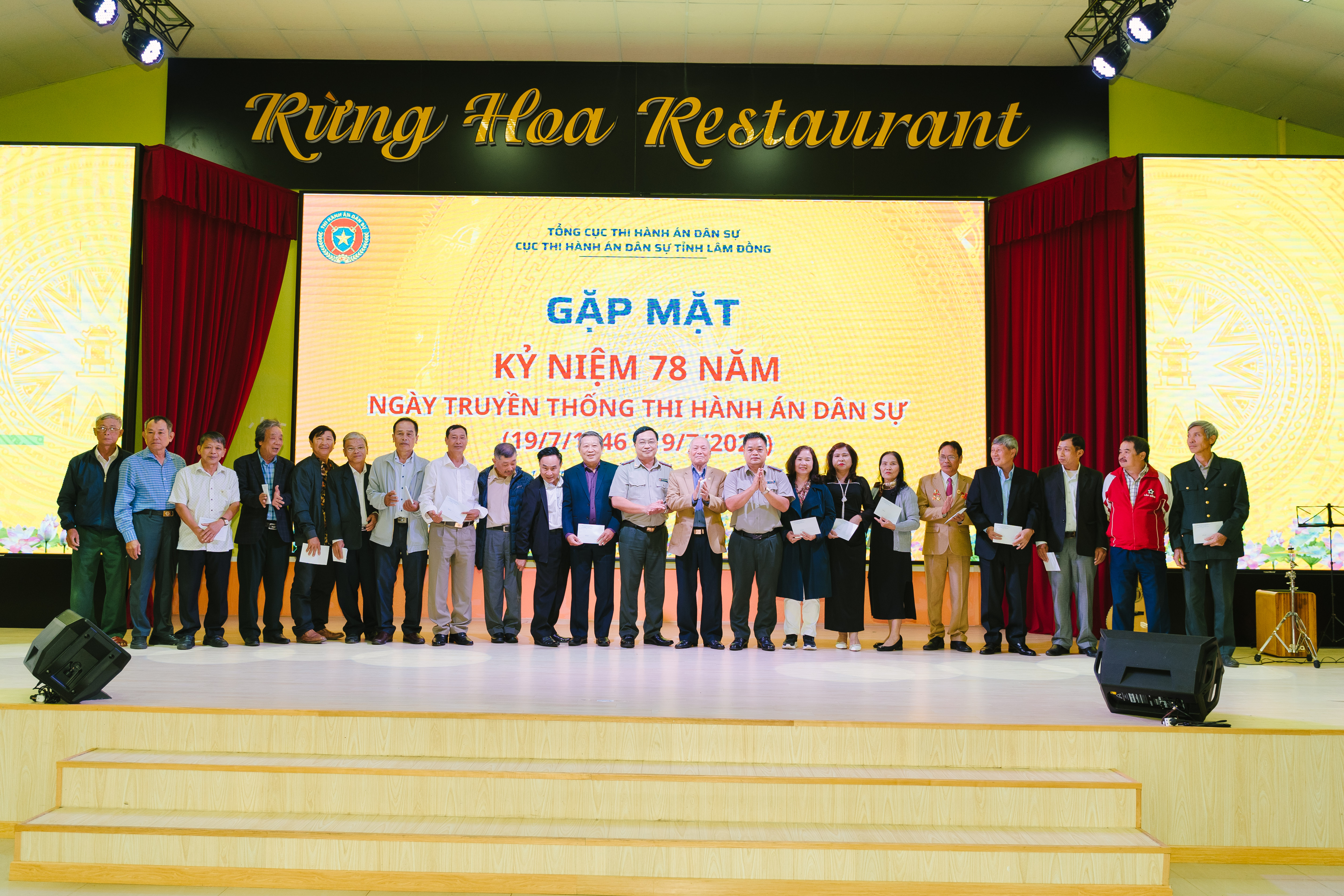 Gặp mặt cán bộ hưu trí nhân kỷ niệm 78 năm Ngày Truyền thống Thi hành án dân sự