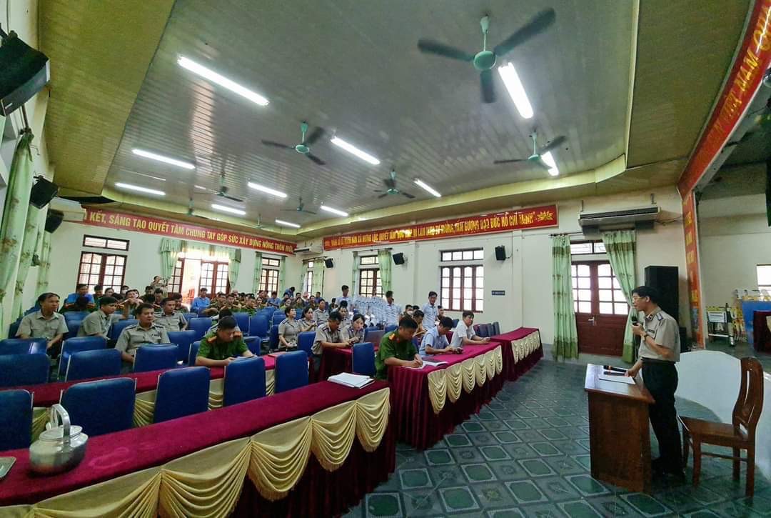 Chi cục Thi hành án dân sự thành phố Vinh tổ chức Cưỡng chế chuyển giao Quyền sử dụng đất cho người mua được tài sản bán đấu giá.