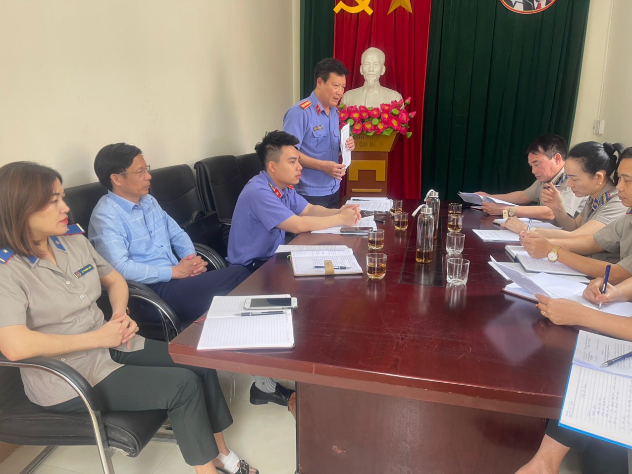 VIỆN KIỂM SÁT NHÂN DÂN HUYỆN ĐẦM HÀ KIỂM SÁT TRỰC TIẾP VIỆC TUÂN THEO PHÁP LUẬT TRONG CÔNG TÁC  QUẢN LÝ KHO VÀ XỬ LÝ VẬT CHỨNG LIÊN QUAN ĐẾN THI HÀNH  ÁN DÂN SỰ