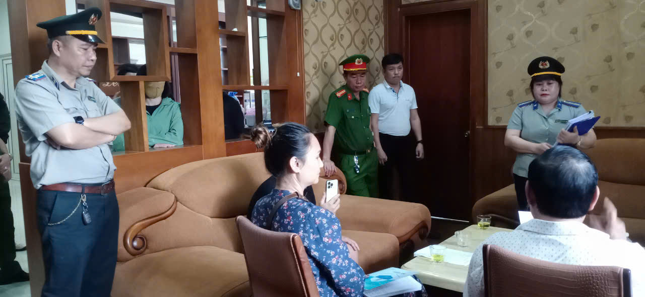 Cục Thi hành án dân sự tỉnh Đắk Lắk tổ chức cưỡng chế giao tài sản cho người mua trúng đấu giá tài sản