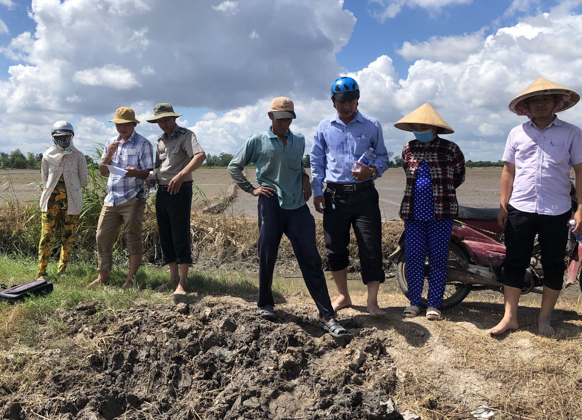 Cục Thi hành án dân sự tỉnh Đồng Tháp thực hiện giao quyền sử dụng đất tại huyện Châu Thành