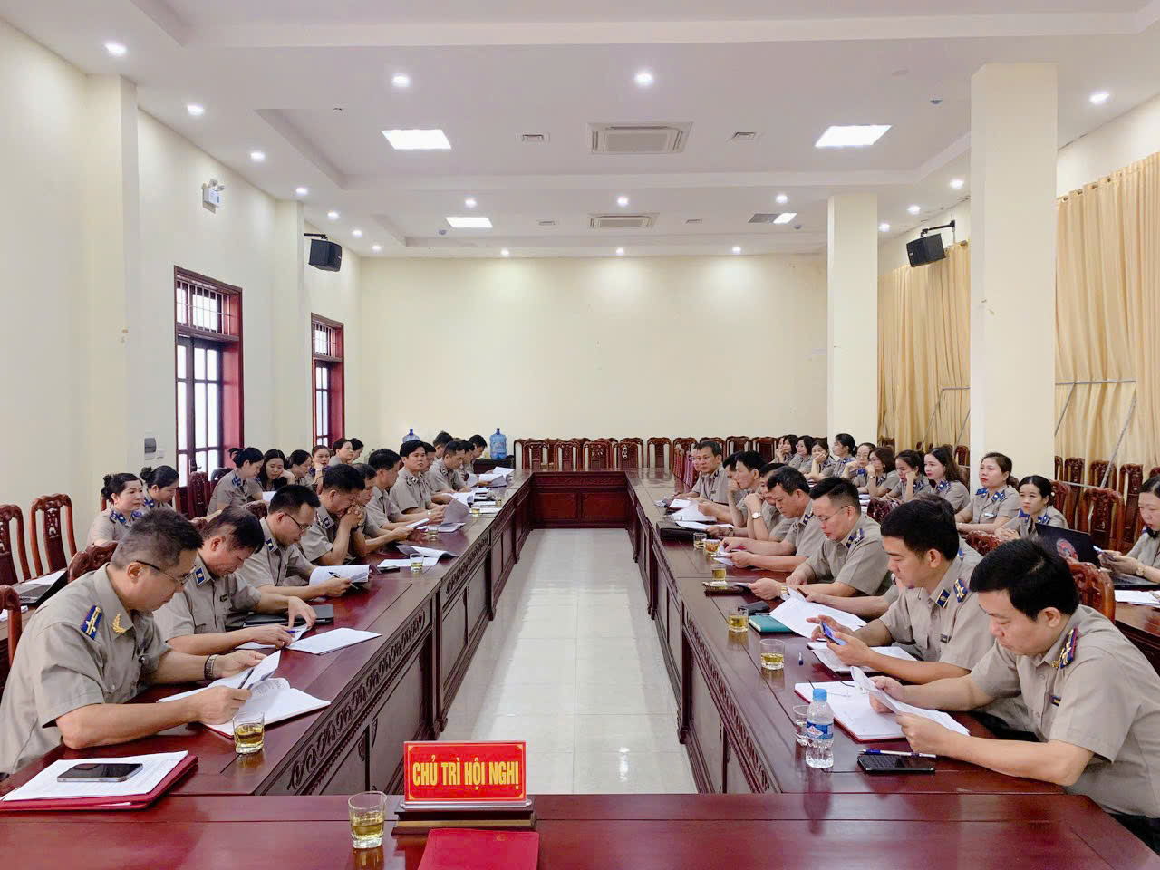 Cục Thi hành án dân sự tỉnh Nghệ An tổ chức Hội nghị giao ban công tác thi hành án dân sự, hành chính 07 tháng đầu năm 2025 và quán triệt một số nội dung liên quan đến thực hiện việc sắp xếp các cơ quan THADS theo mô hình tổ chức sau 01/7