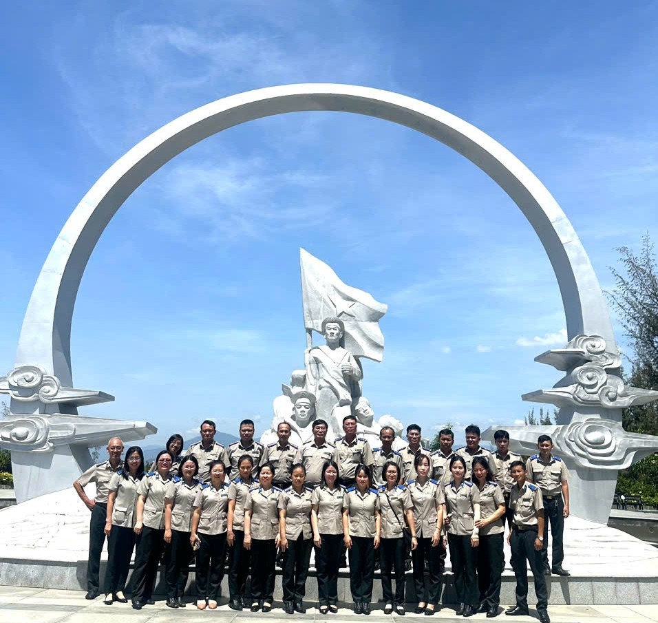 Cục THADS tỉnh Khánh Hòa tổ chức Lễ dâng hoa, dâng hương  tại Khu tưởng niệm Chiến sĩ Gạc Ma