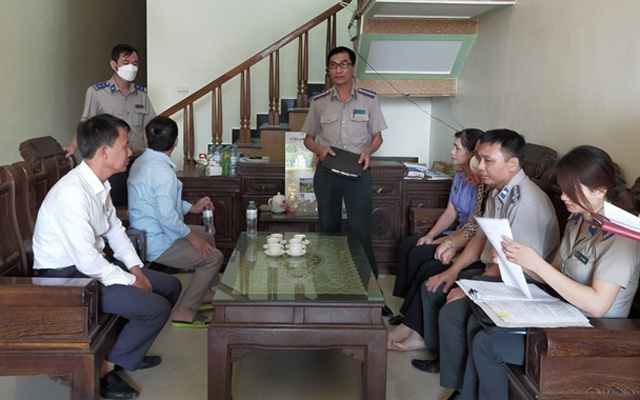 Chi cục THADS huyện Hậu Lộc tiến hành kê biên tài sản thế chấp để thu hồi nợ cho ngân hàng