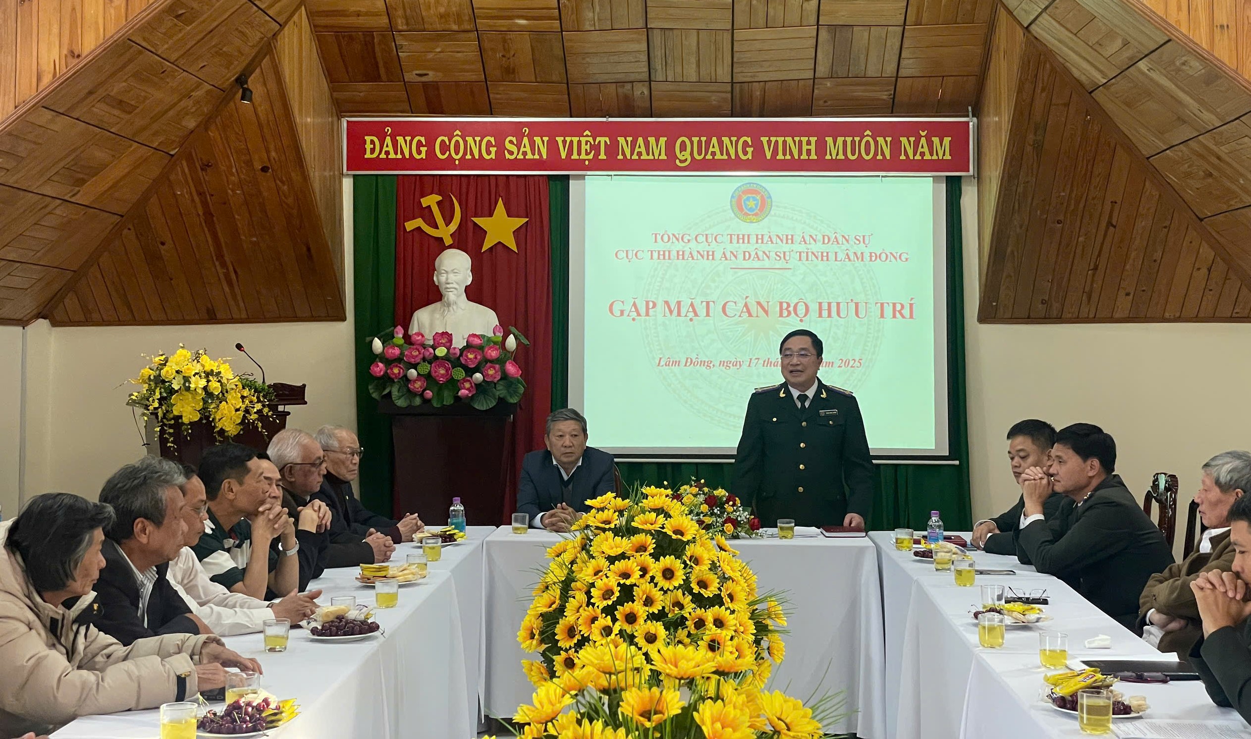 Gặp mặt, chúc Tết các đồng chí nguyên là lãnh đạo, công chức của các cơ quan THADS tỉnh Lâm Đồng