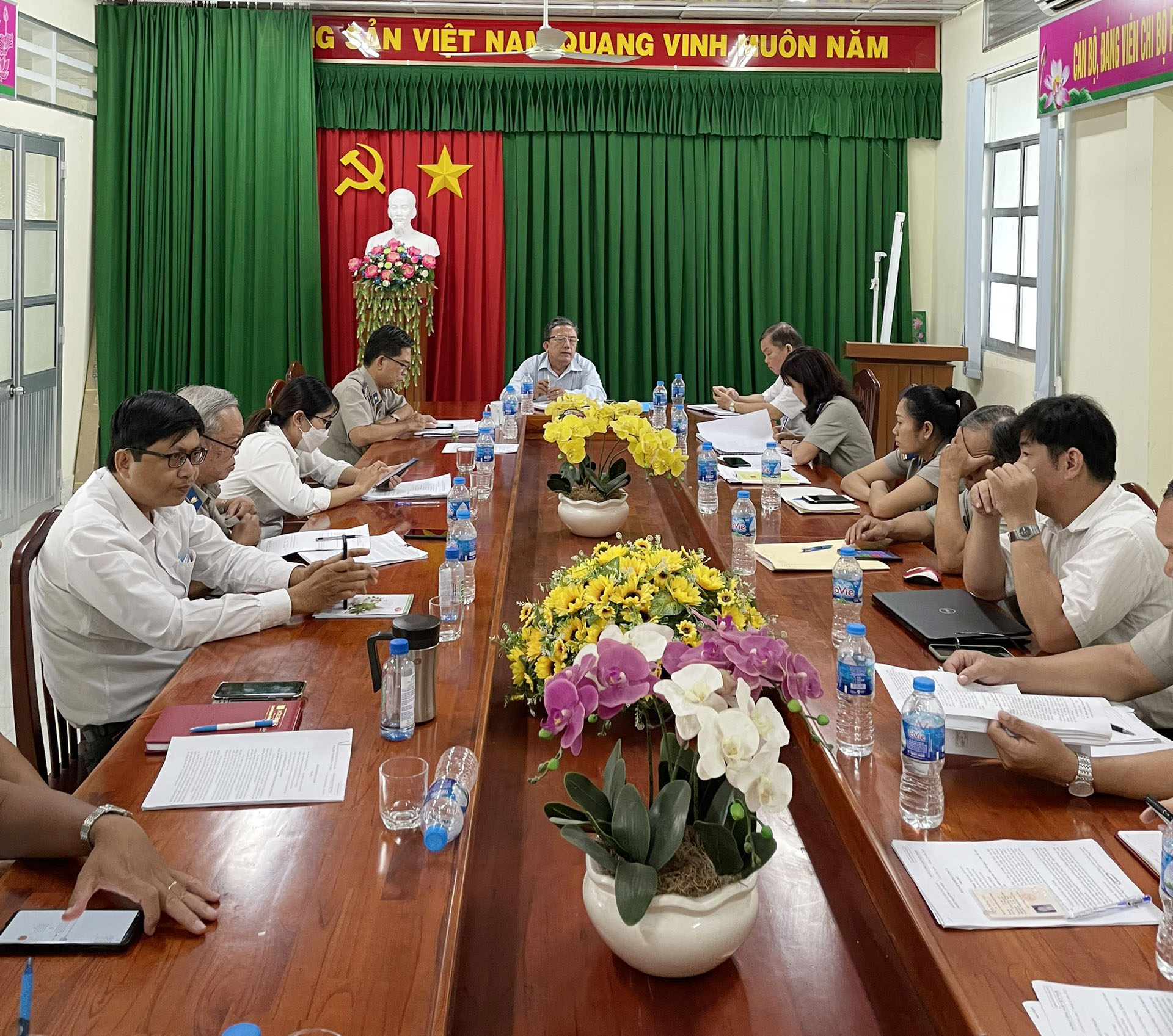 Chi bộ Thanh tra - Tư pháp tổ chức kiểm điểm, đánh giá xếp loại chất lượng chi bộ, đảng viên năm 2022