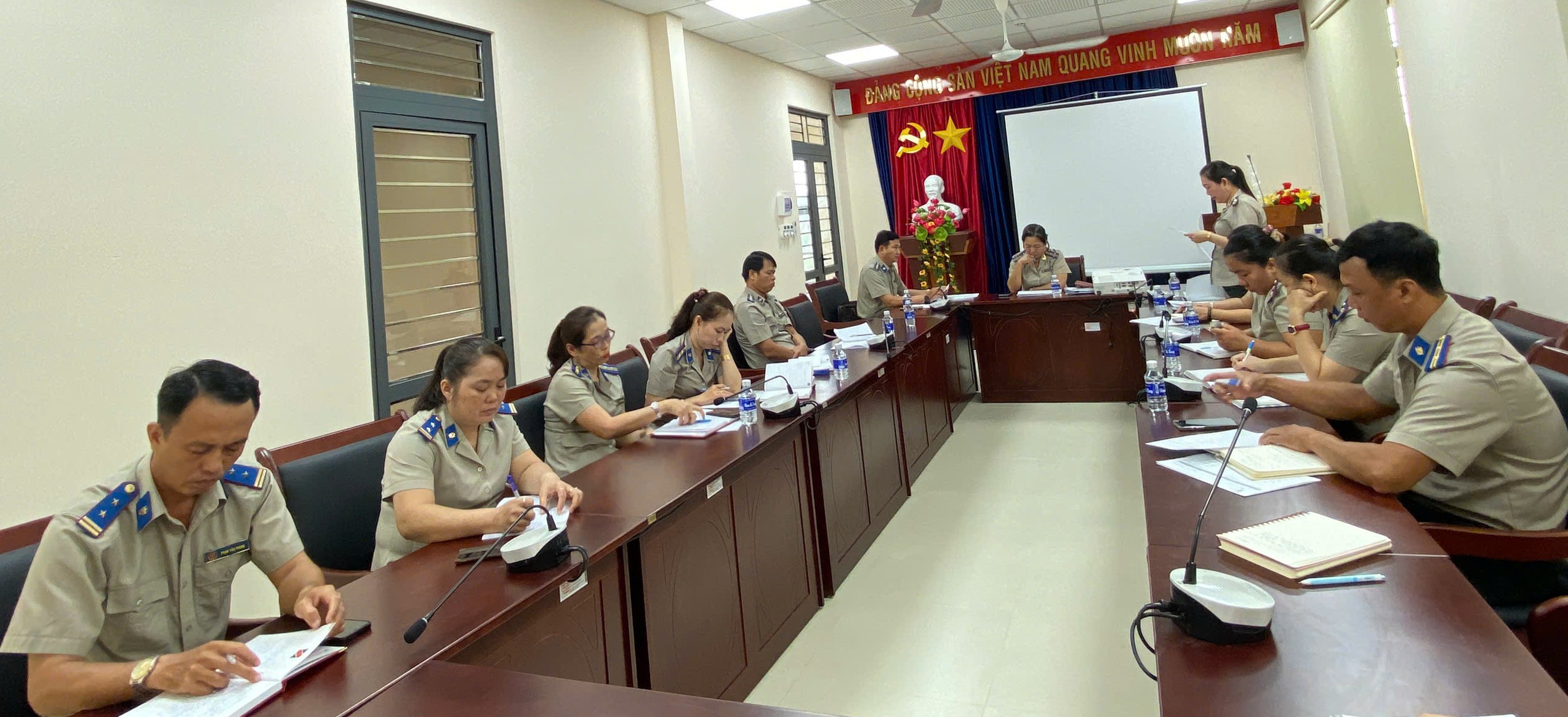 Lãnh đạo THADS tỉnh làm việc với Lãnh đạo, công chức các Phòng THADS khu vực về đôn đốc chỉ tiêu, nhiệm vụ