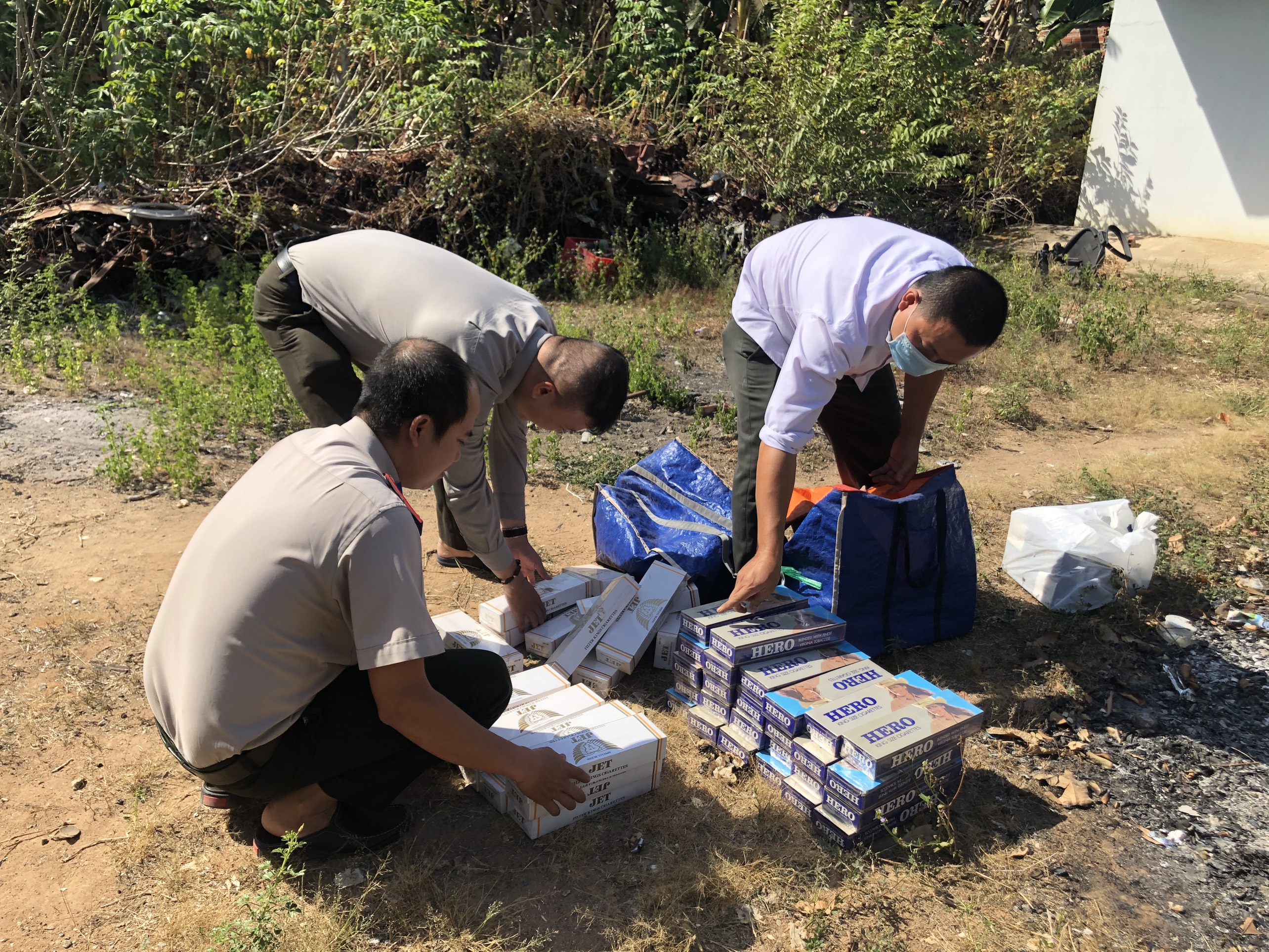 Chi cục Thi hành án dân sự (THADS) huyện Tân Biên tổ chức tiêu hủy tang vật năm 2021