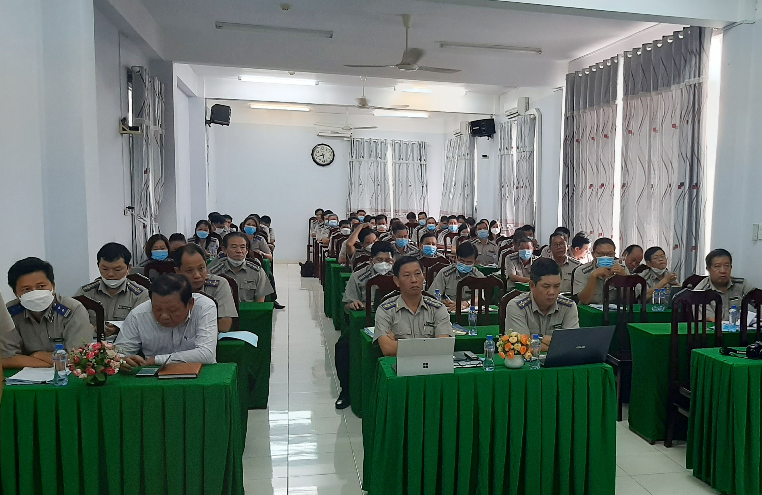 Hội nghị triển khai văn bản, trao đổi, hướng dẫn nghiệp vụ chuyên môn cho Chấp hành viên, Thẩm tra viên thi hành án dân sự