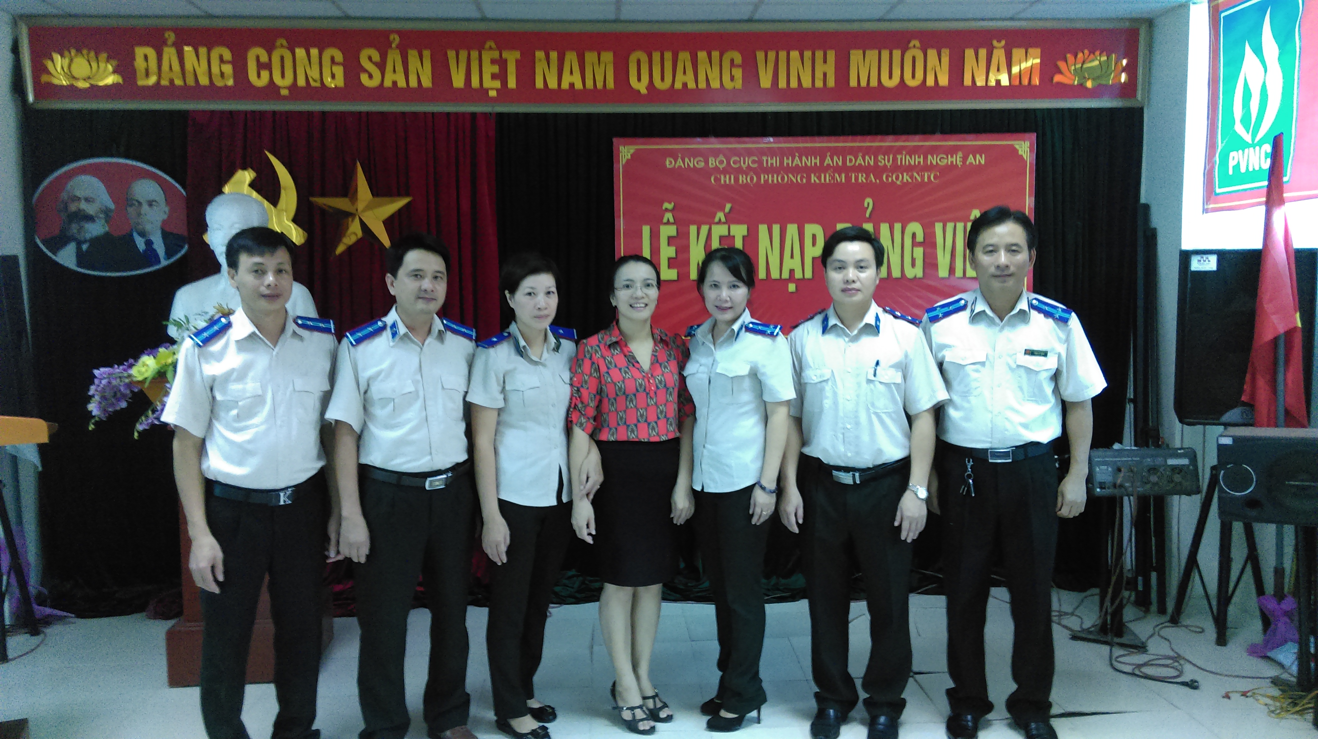 Chi bộ phòng kiểm tra, giải quyết khiếu nại tố cáo tổ chức kế nạp đảng viên mới