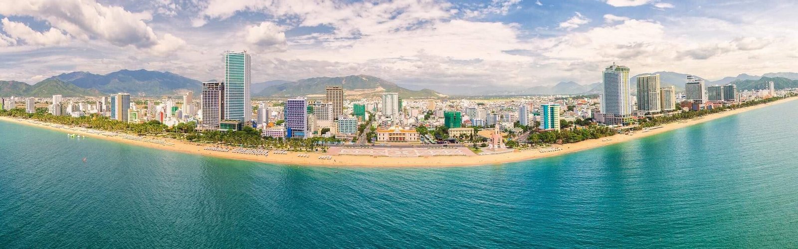 Toàn cảnh bờ biển TP.Nha Trang