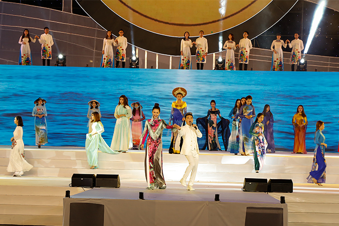 Ca sĩ Đàm Vĩnh Hưng...