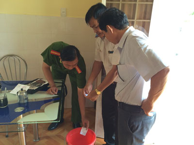 Chi cục THADS huyện Tháp Mười tổ chức tiêu hủy tang vật