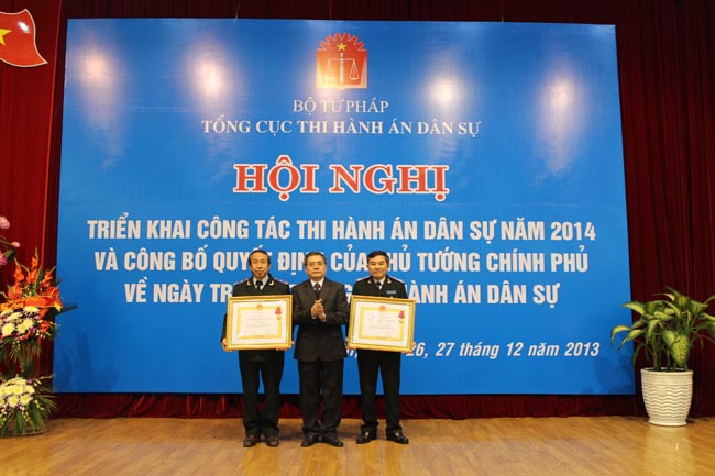 Tặng Bằng khen