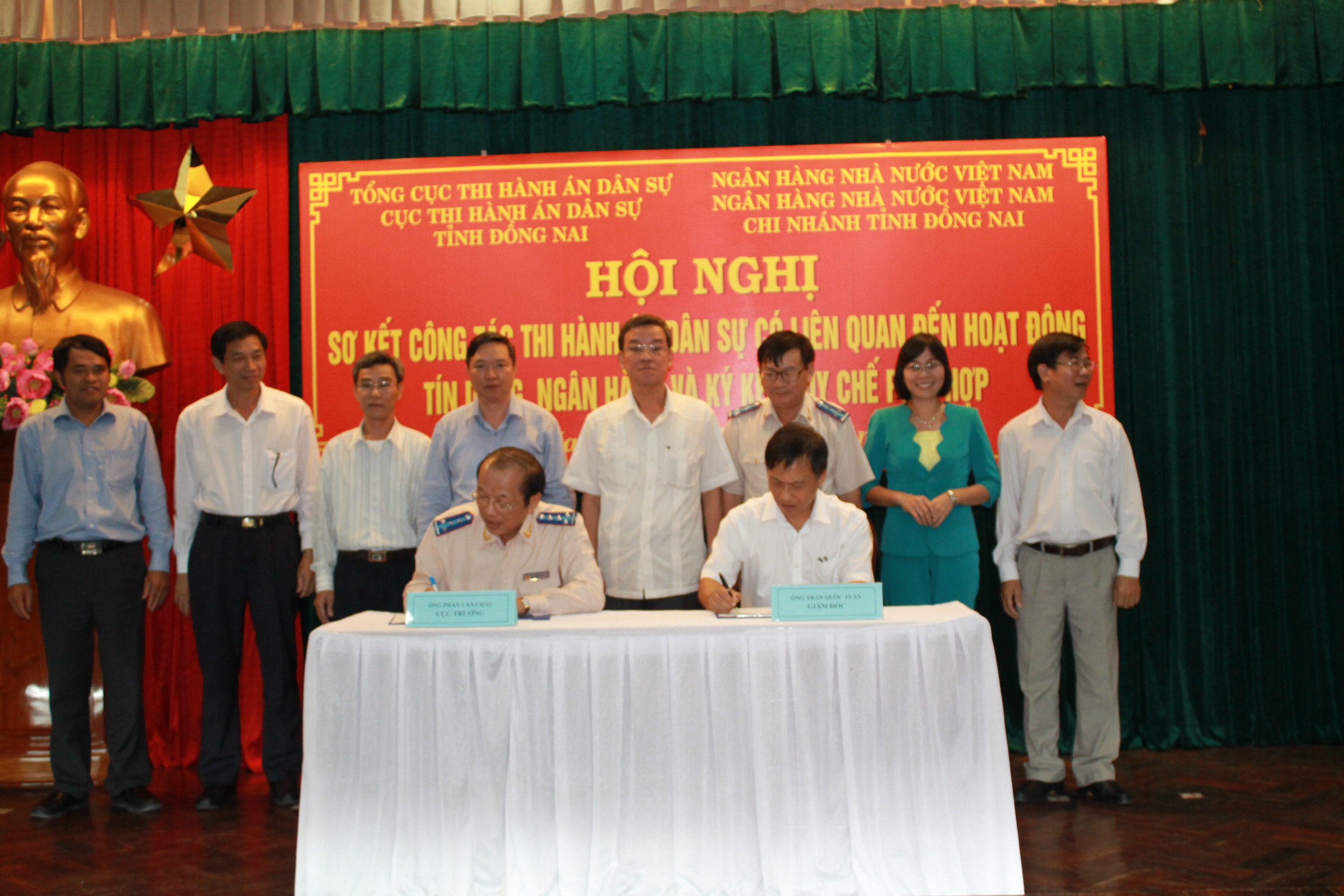 Hội nghị sơ kết công tác thi hành án dân sự có liên quan đến hoạt động tín dụng, ngân hàng và ký kết Quy chế phối hợp