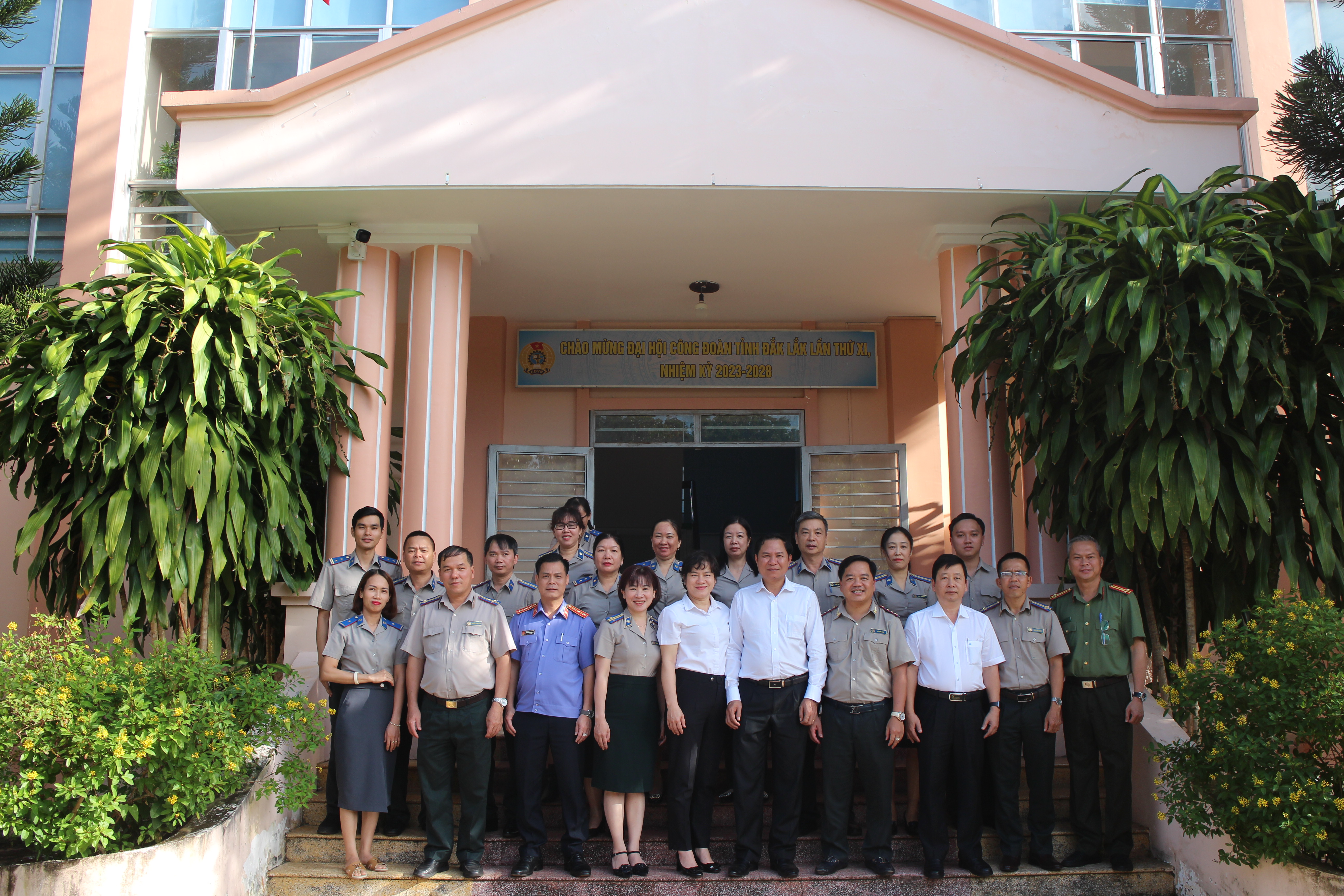 Chi cục Thi hành án dân sự thành phố Buôn Ma Thuột đã tổ chức Hội nghị tổng kết công tác thi hành án dân sự, theo dõi thi hành án hành chính năm 2023 và triển khai công tác thi hành án dân sự, theo dõi thi hành án hành chính năm 2024