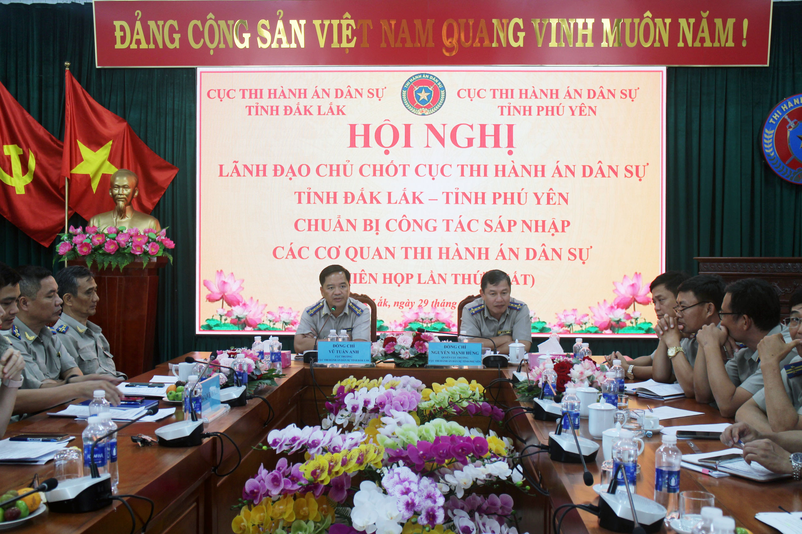 Cục THADS tỉnh Đắk Lắk và Cục THADS tỉnh Phú Yên họp bàn phương án sáp nhập hai cơ quan THADS khi thực hiện việc sáp nhập tỉnh Đắk Lắk và tỉnh Phú Yên