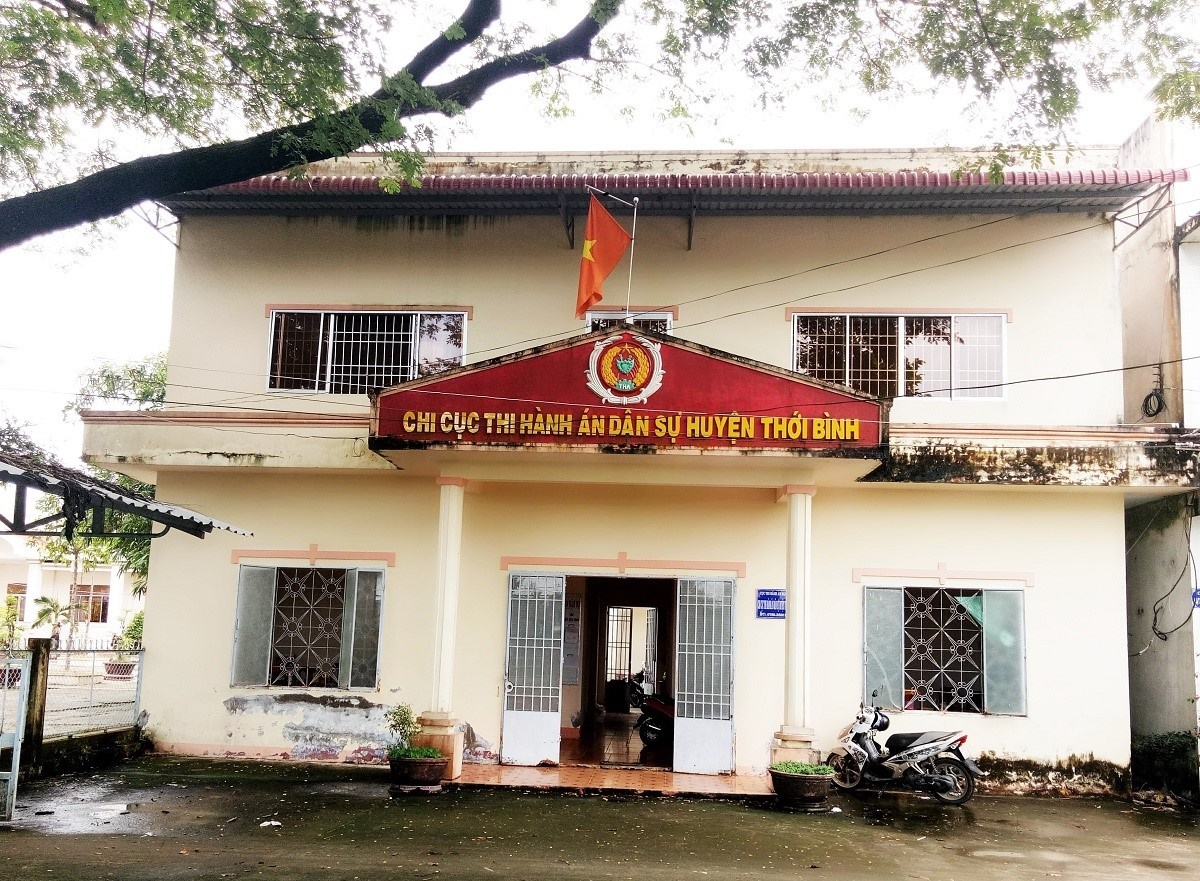 CHI CỤC THI HÀNH ÁN DÂN SỰ HUYỆN THỚI BÌNH NỖ LỰC, VƯỢT KHÓ VƯƠN LÊN HOÀN THÀNH XUẤT SẮC NHIỆM VỤ