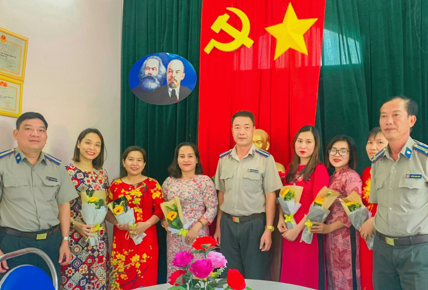 Chi cục Thi hành án dân sự huyện Khánh Sơn tổ chức tọa đàm kỷ niệm ngày Quốc tế Phụ nữ, hưởng ứng “Tuần lễ áo dài”