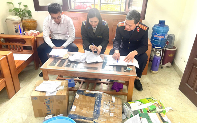 Phòng THADS khu vực 6 tiến hành tiêu hủy tang vật và bàn giao tài sản sung công