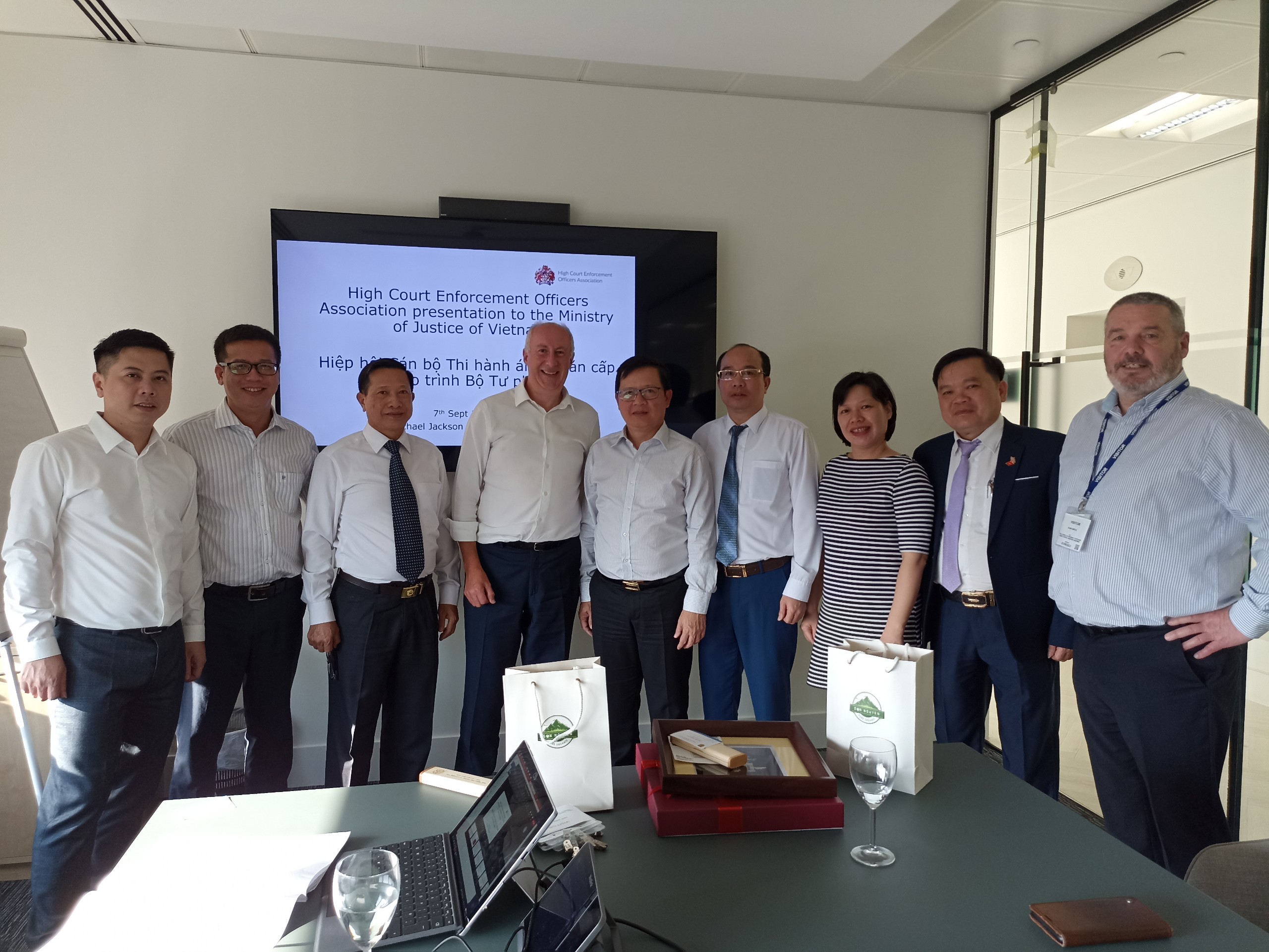 Tăng cường hợp tác trong lĩnh vực thi hành án dân sự giữa Bộ Tư pháp Việt Nam với Vương quốc Anh